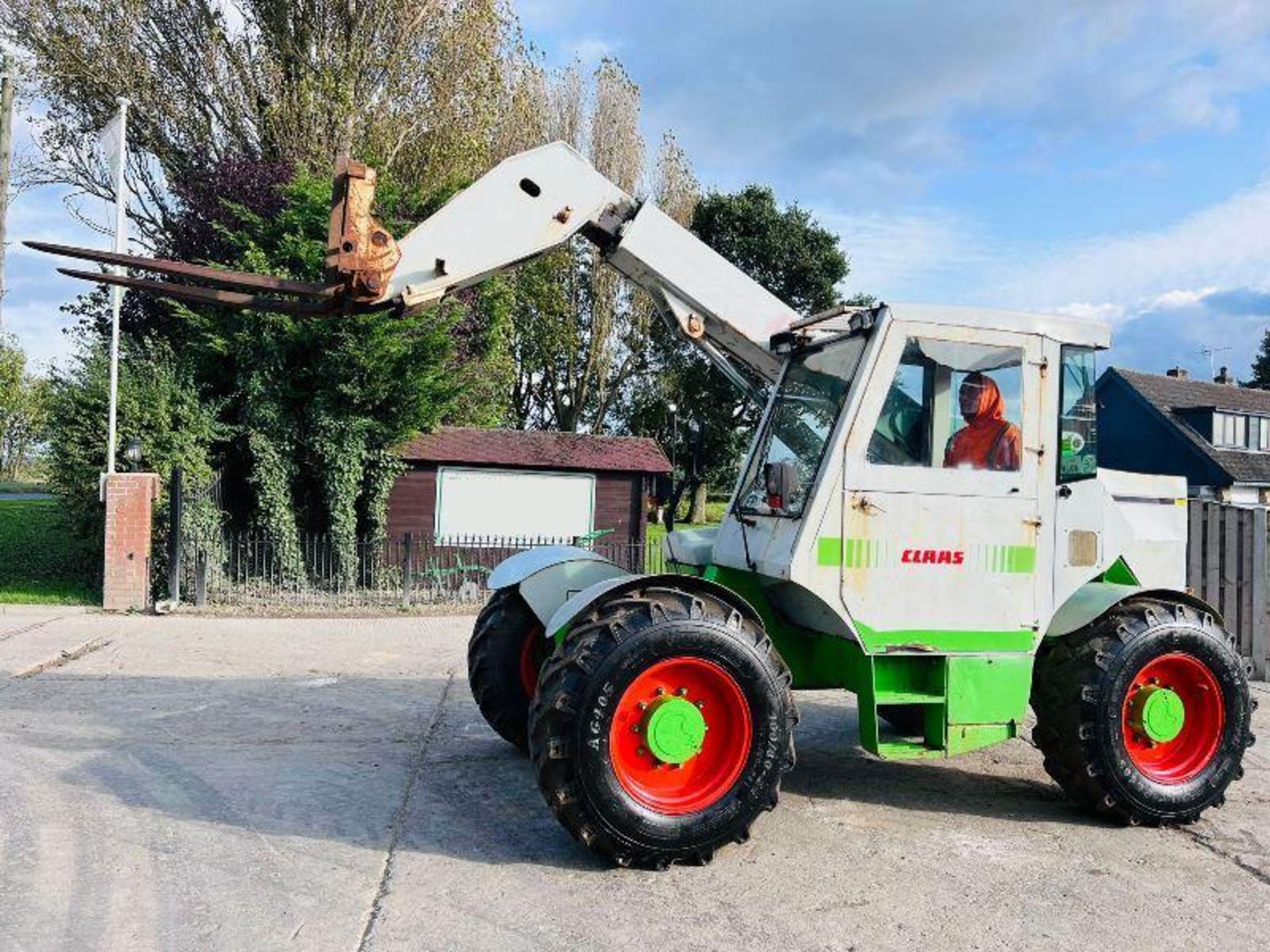 CLAAS 516 4WD TELEHANDLER C/W JOYSTICK CONTROL & PALLET TINES - Image 2 of 16