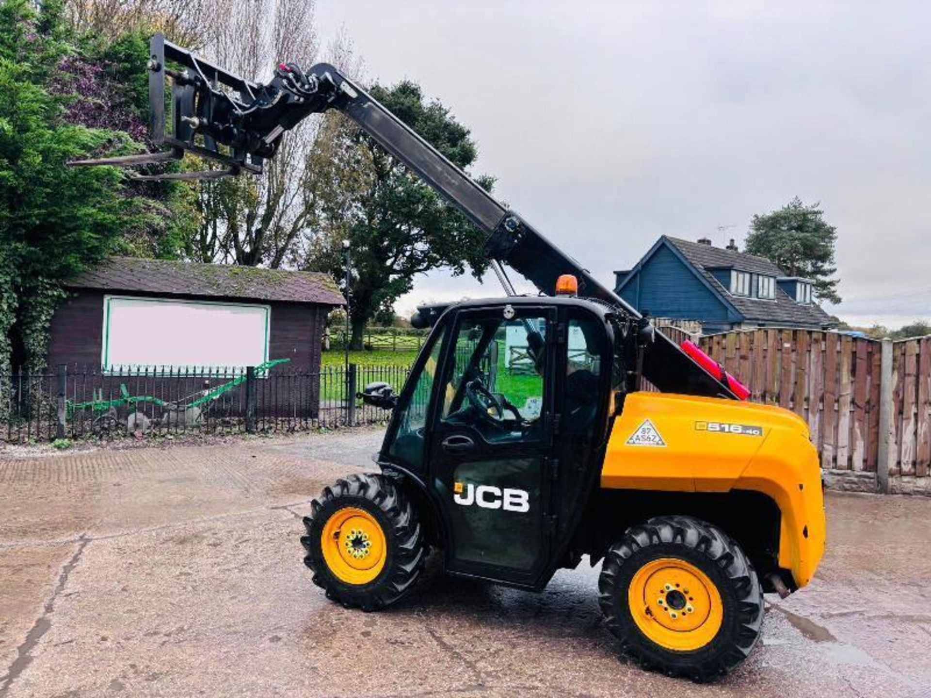 JCB 516-40 4WD TELEHANDLER *YEAR 2018, 68 PLATE, 1034 HOURS* C/W PALLET TINES - Image 16 of 17