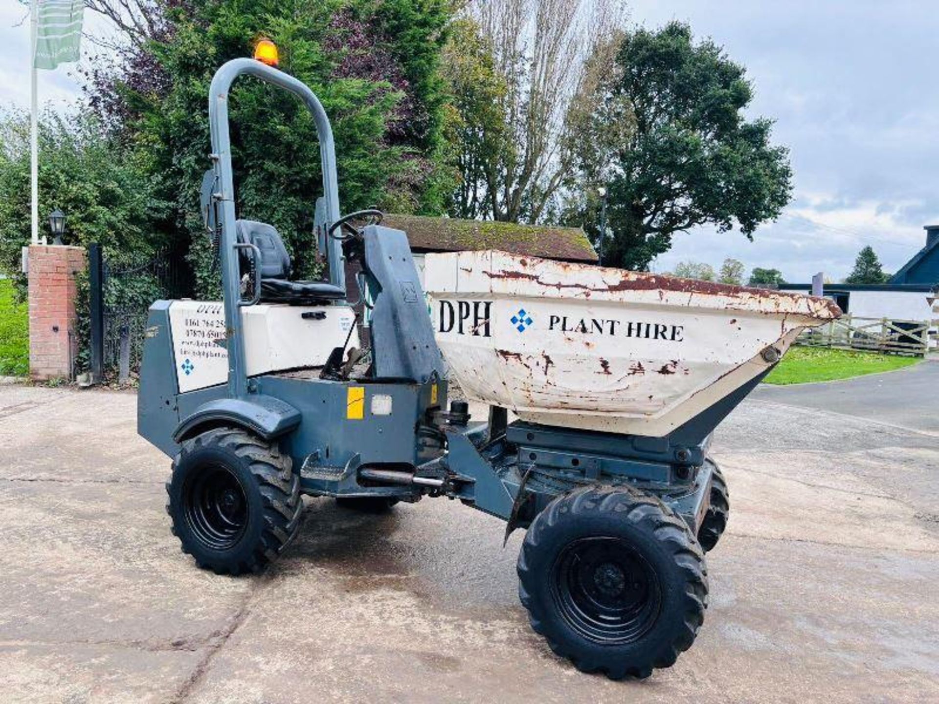 BENFORD 2 TON 4WD SWIVEL HIGH TIP DUMPER *YEAR 2008* C/W ROLE BAR - Image 8 of 16