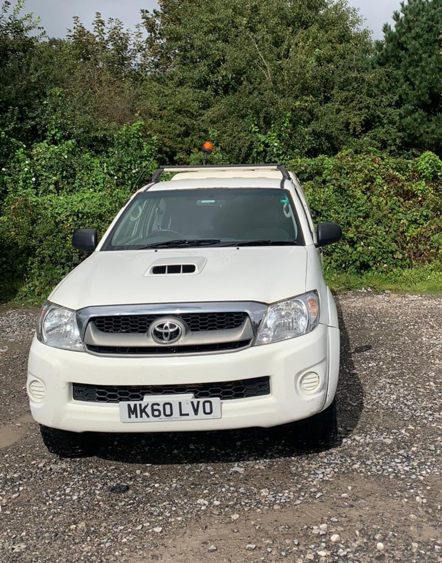 2010 TOYOTA HILUX 4X4 UTILITY - 2.5 DIESEL - 130,340 MILES - Image 13 of 13