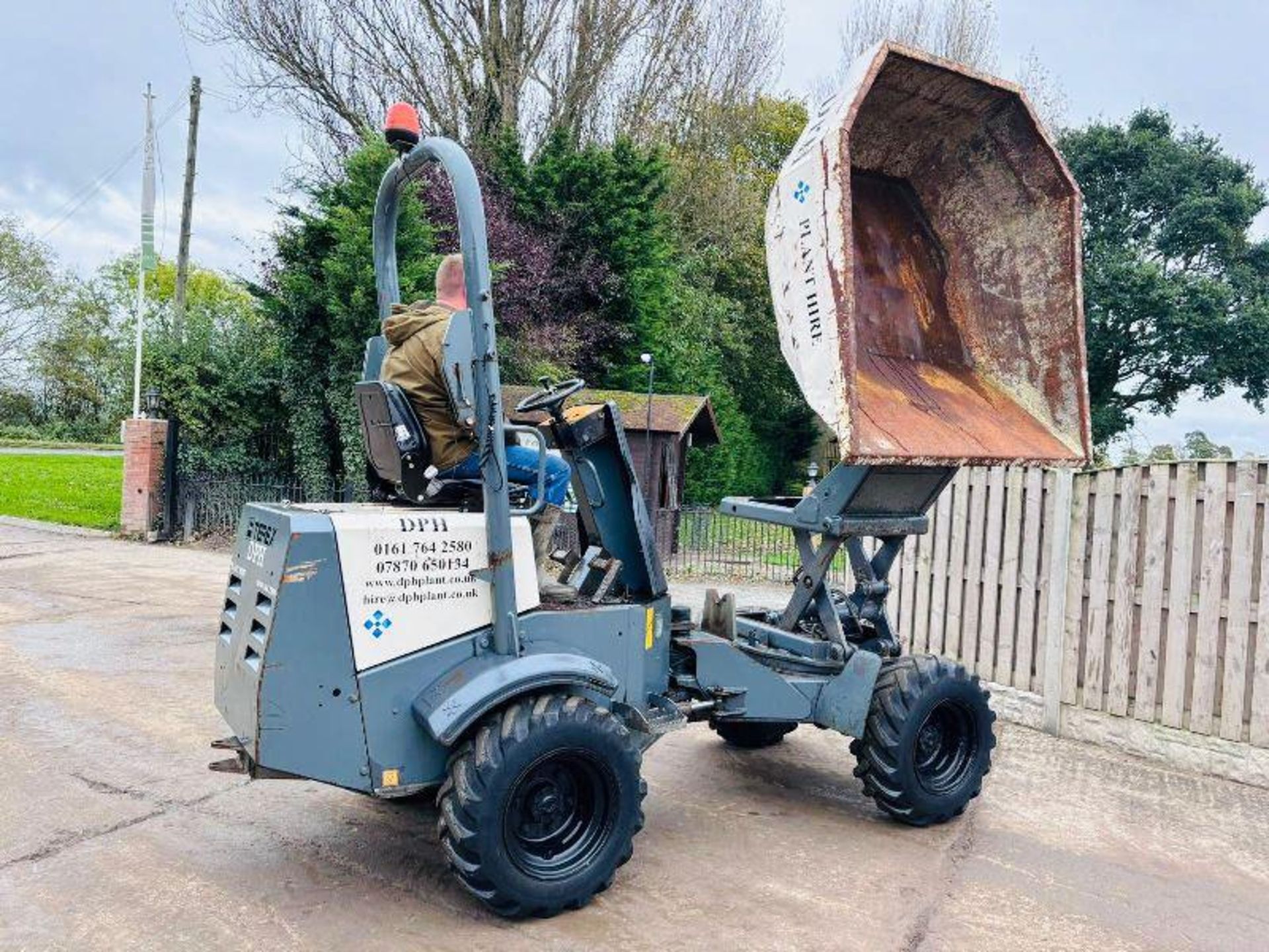 BENFORD 2 TON 4WD SWIVEL HIGH TIP DUMPER *YEAR 2008* C/W ROLE BAR - Image 7 of 16