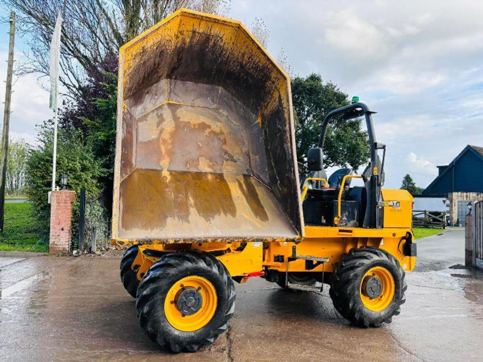 JCB 6T-2 4WD SWIVEL TIP DUMPER *YEAR 2020, 1023 HOURS* C/W ROLE BAR - Image 14 of 19