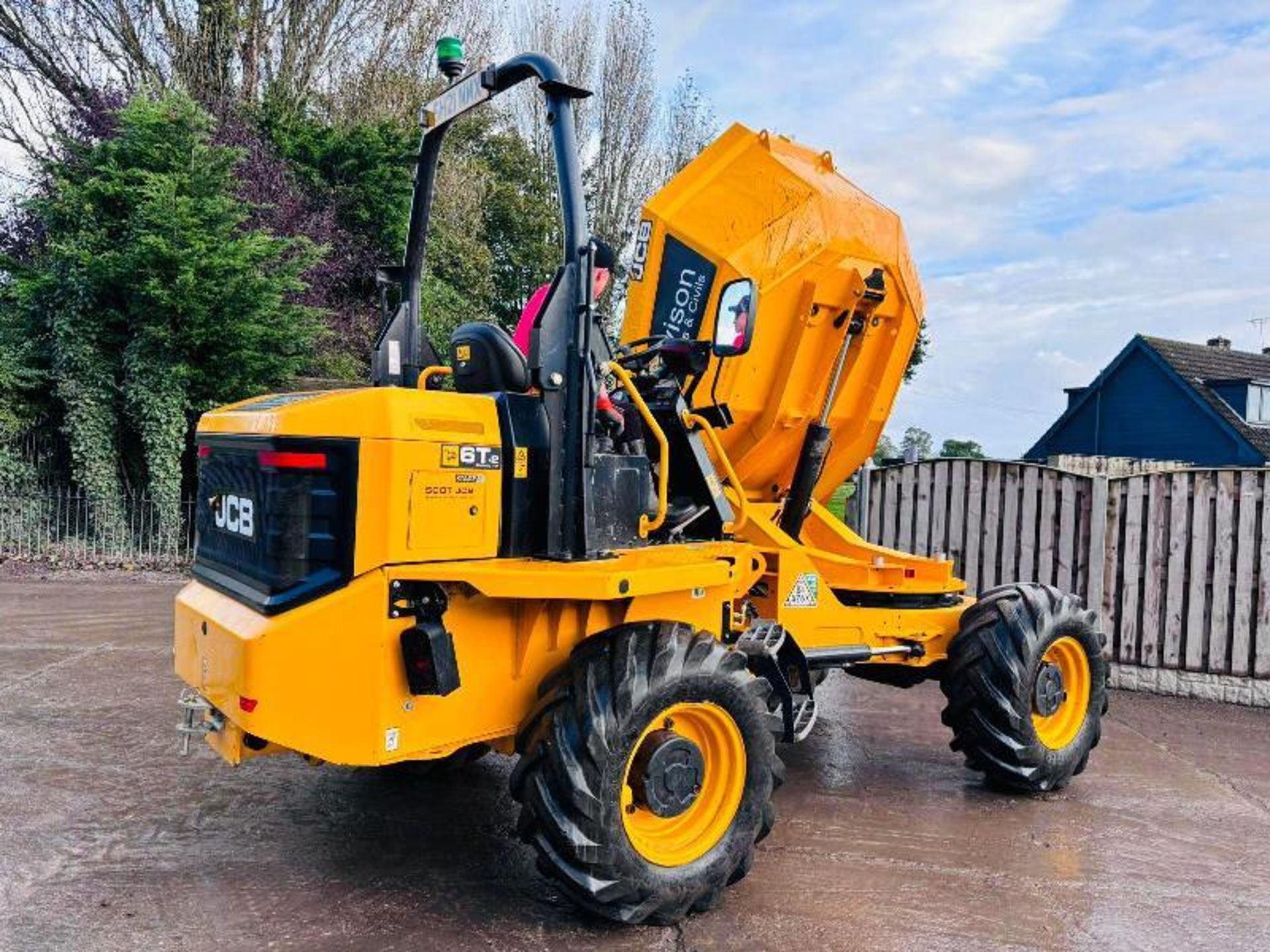 JCB 6T-2 4WD SWIVEL TIP DUMPER *YEAR 2020, 1023 HOURS* C/W ROLE BAR - Image 11 of 19