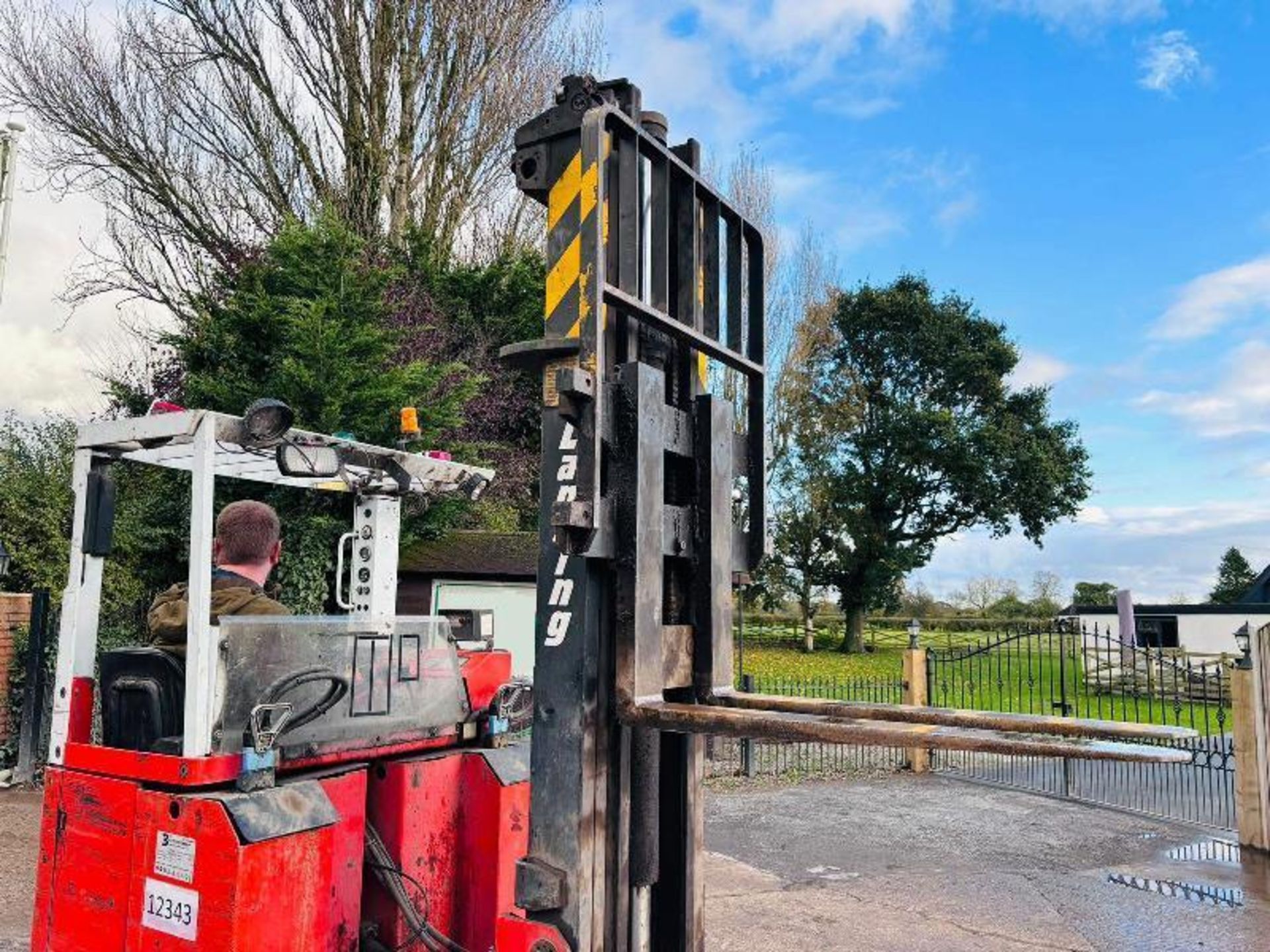 LANCING R16P TL BATTERY FORKLIFT C/W BATTERY CHARGER  - Image 2 of 15