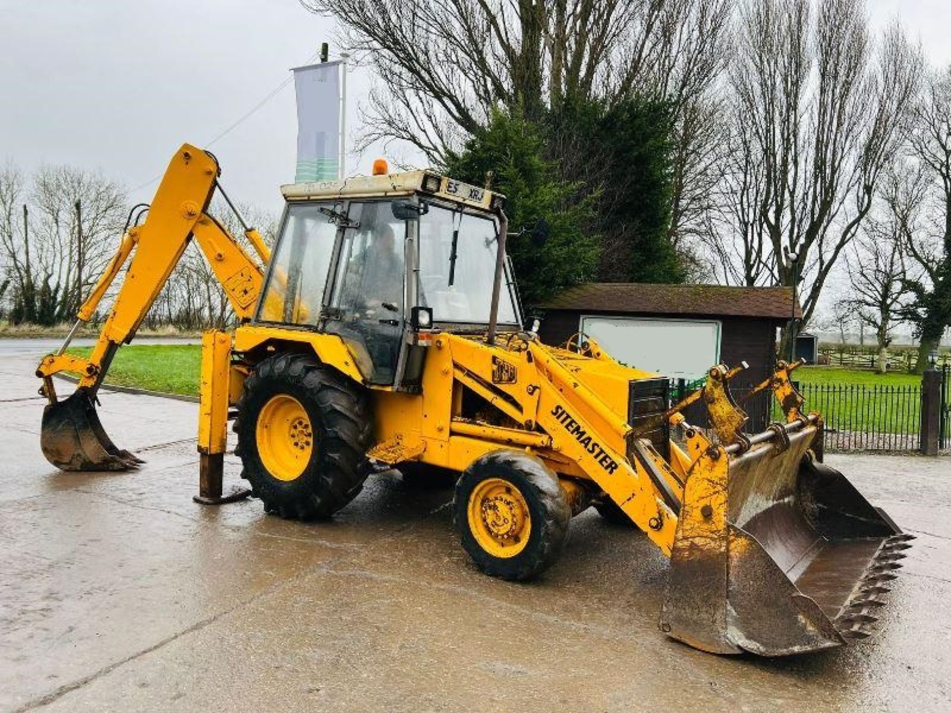 JCB 3CX PROJECT 7 4WD BACKHOE DIGGER C/W EXTENDING DIG - Image 2 of 13