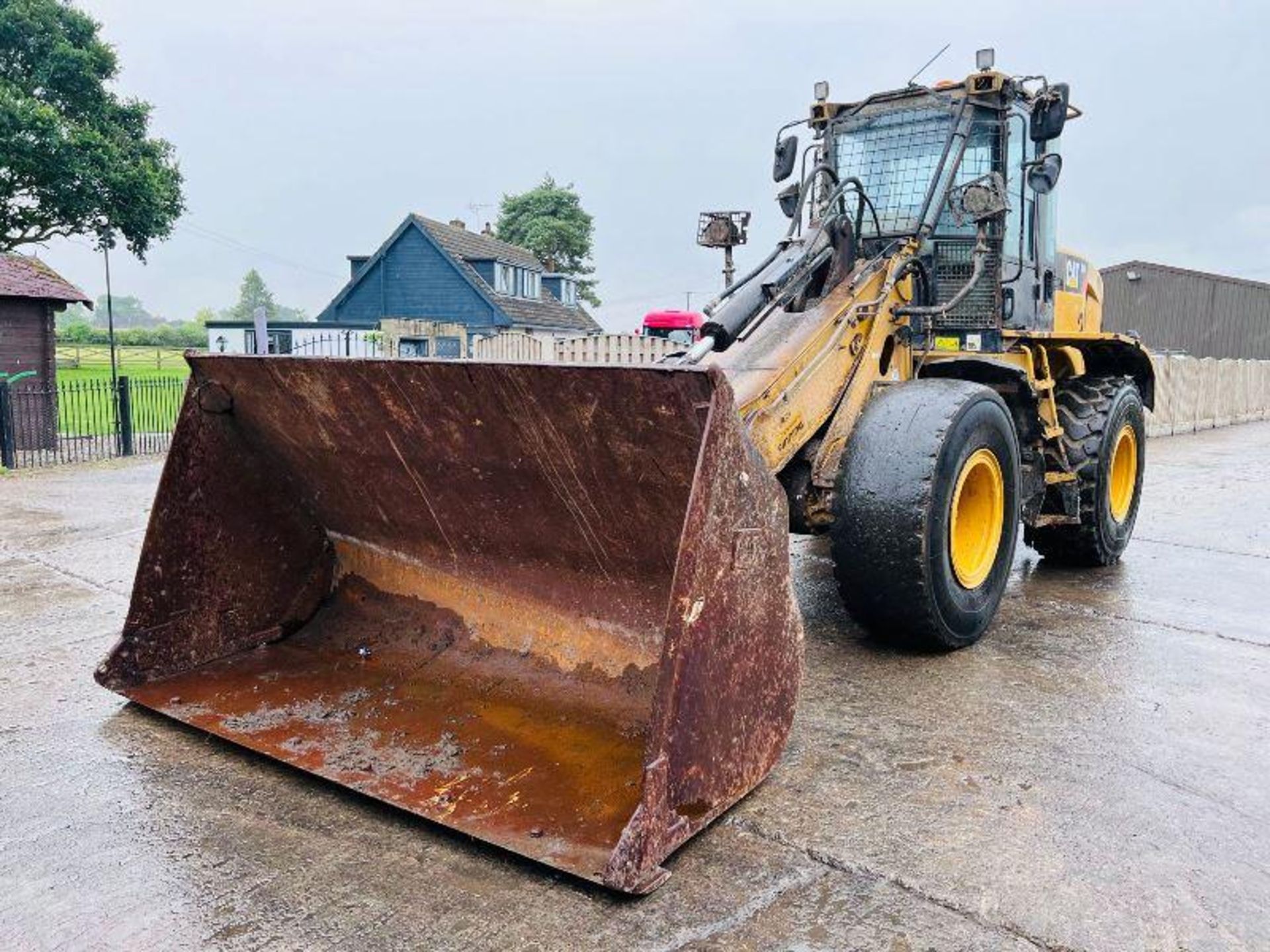 CATTERPILLAR 930H 4WD LOADING SHOVEL *YEAR 2011* C/W BUCKET. - Image 7 of 19