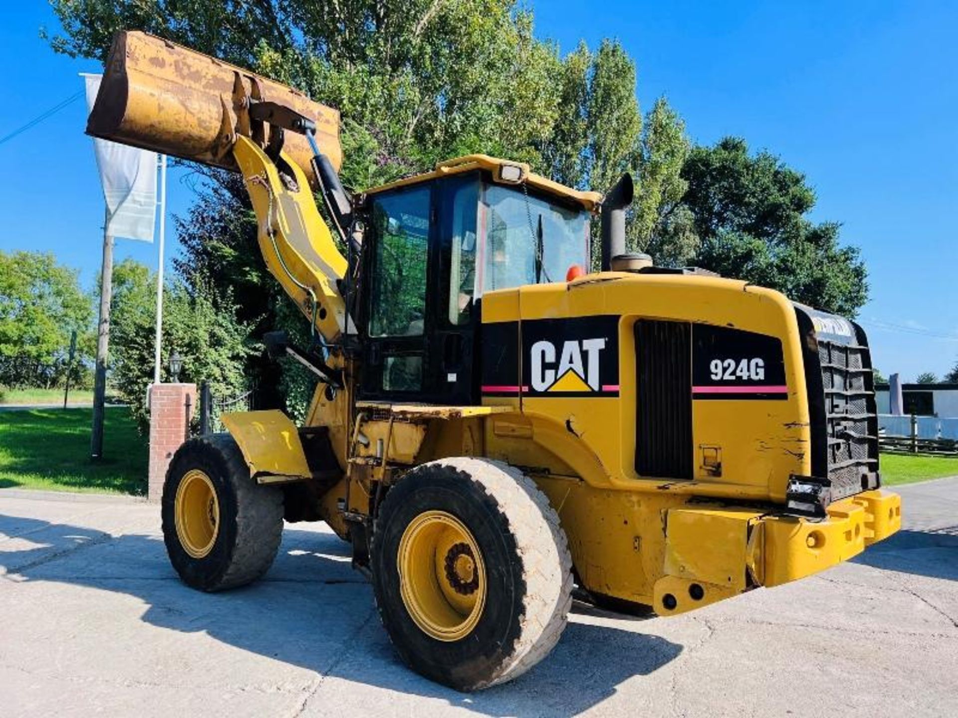 CATTERPILLAR 4WD LOADING SHOVEL C/W REVERSE CAMERA - Image 3 of 15