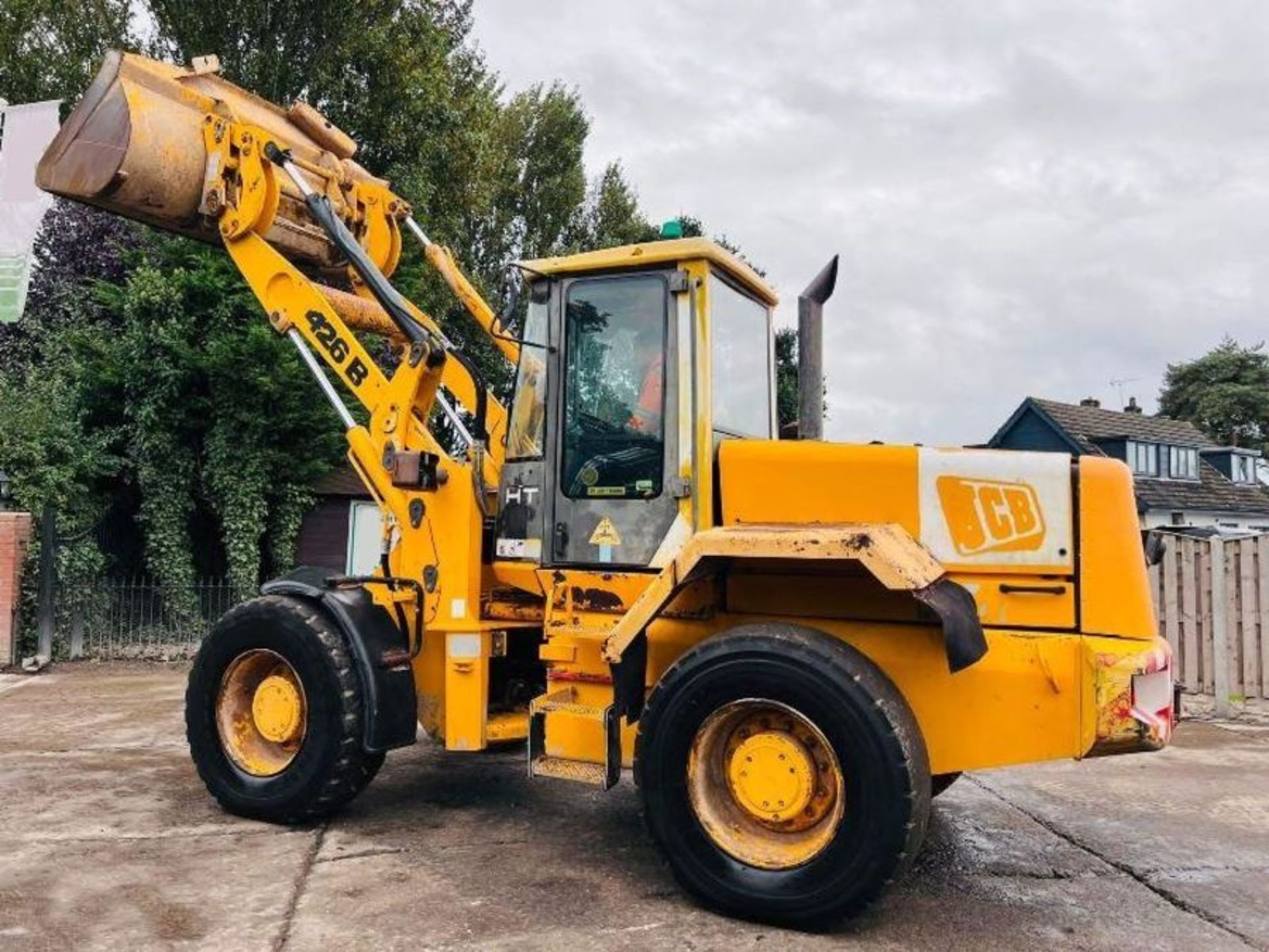 JCB 426B 4WD LOADING SHOVEL *2393HOURS, ROAD REGISTERED* C/W AC CABIN. - Image 14 of 14