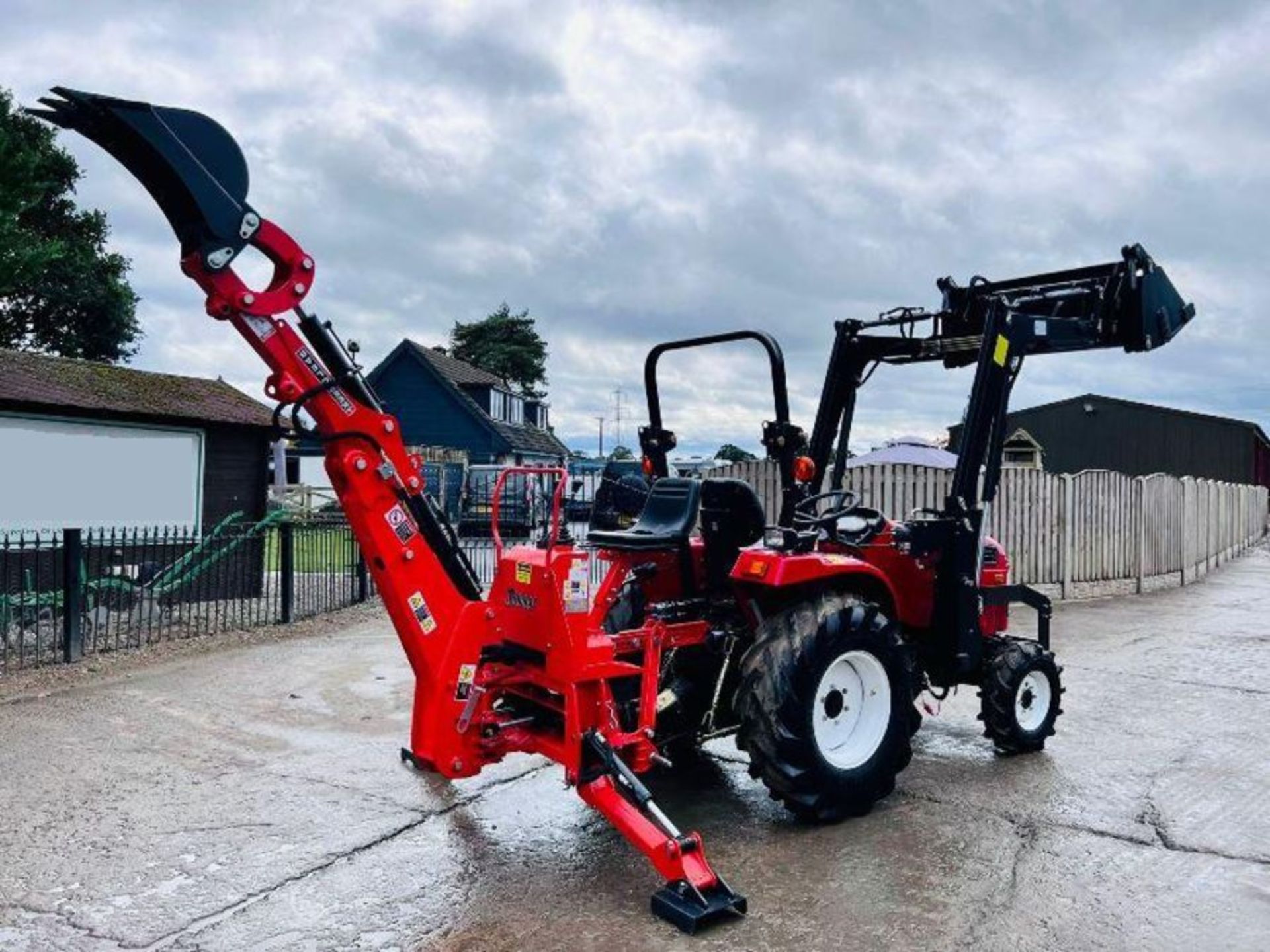 BRAND NEW SIROMER 304 4WD TRACTOR WITH LOADER & BACK ACTOR YEAR 2023 - Image 14 of 15