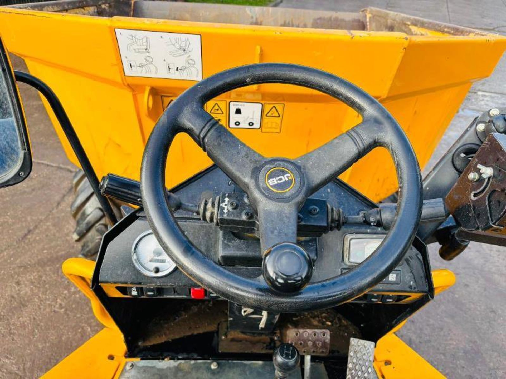 JCB 6T-2 4WD SWIVEL TIP DUMPER *YEAR 2020, 1023 HOURS* C/W ROLE BAR - Image 9 of 19