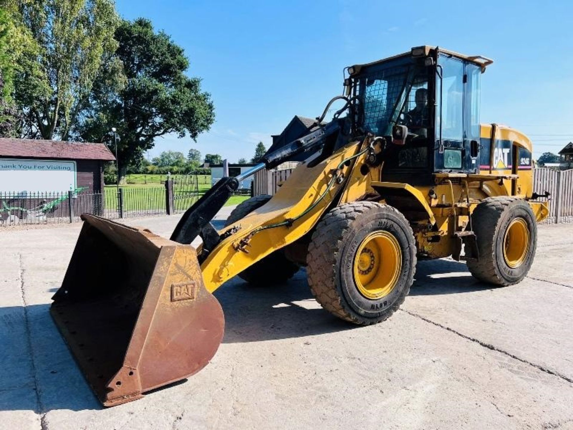 CATTERPILLAR 4WD LOADING SHOVEL C/W REVERSE CAMERA - Image 12 of 15