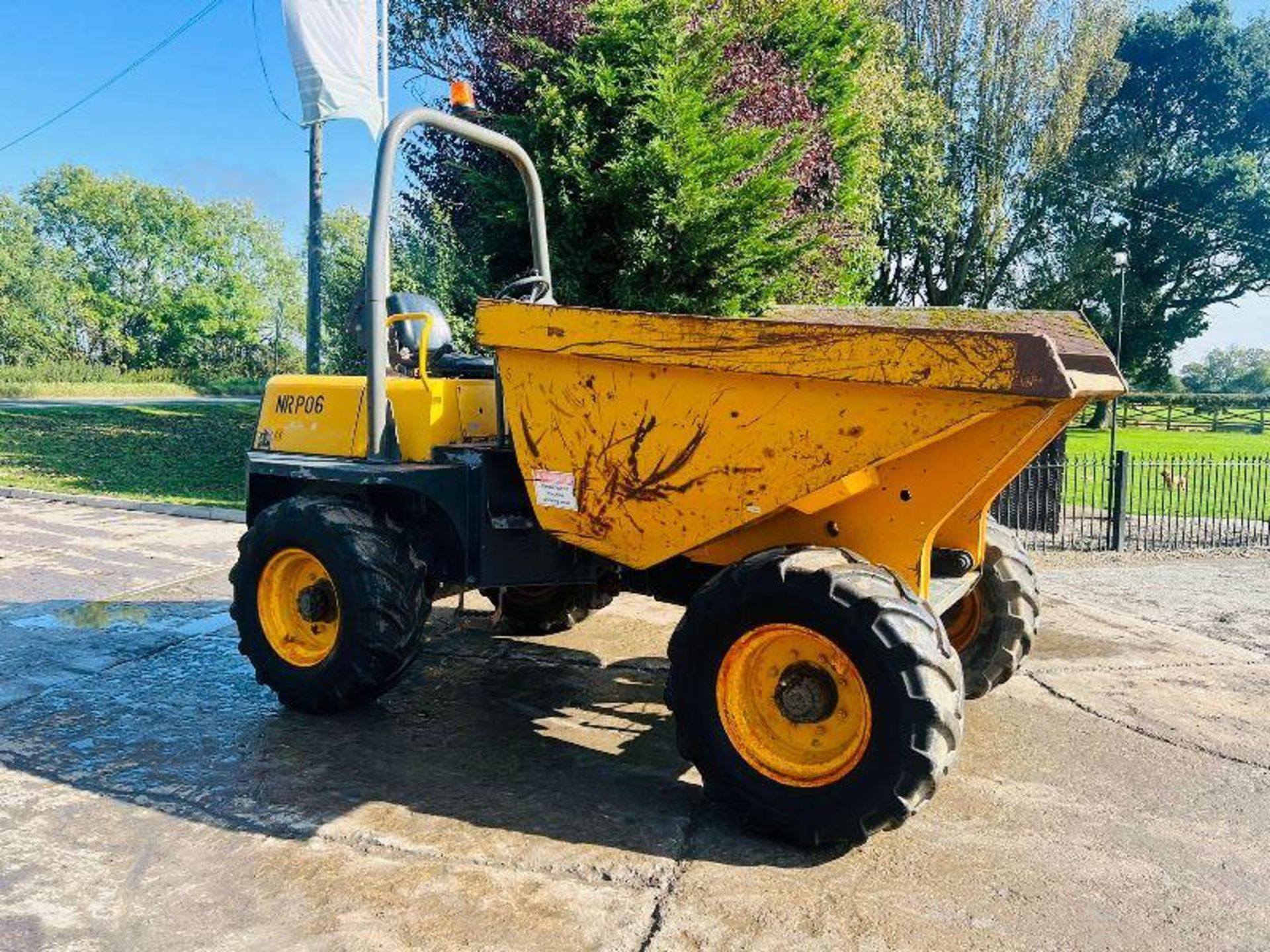 AUSA D600AP 4WD DUMPER * 1829 HOURS * C/W ROLE BAR & KUBOTA ENGINE - Image 4 of 16