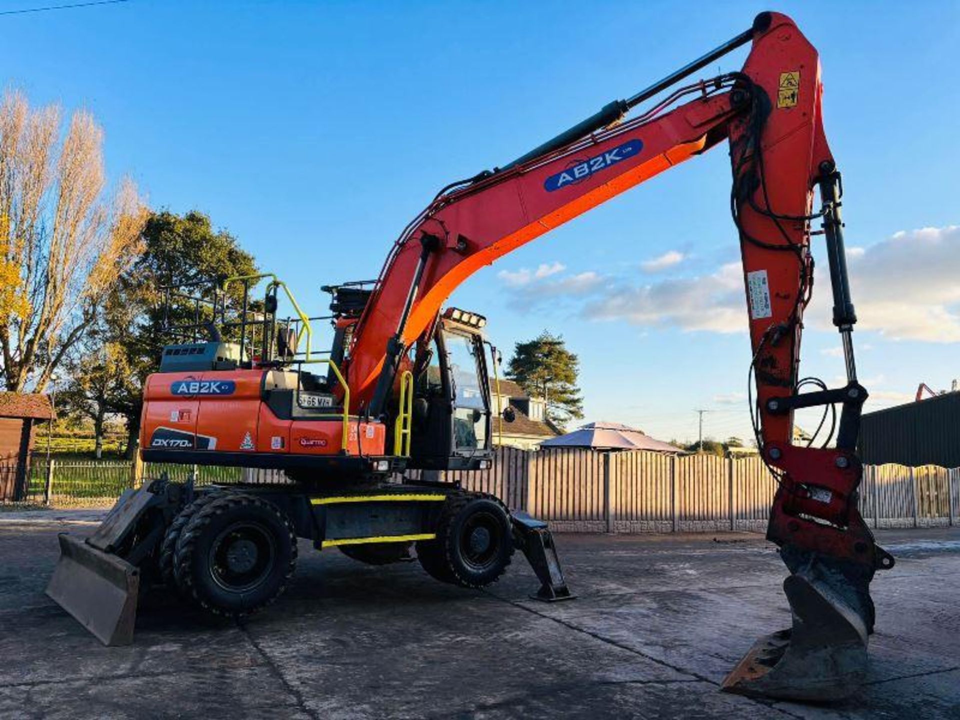 DOOSAN DX170W 4WD WHEELED EXCAVATOR *YEAR 2016* C/W HYDRAULIC TILITING QH  - Image 11 of 18