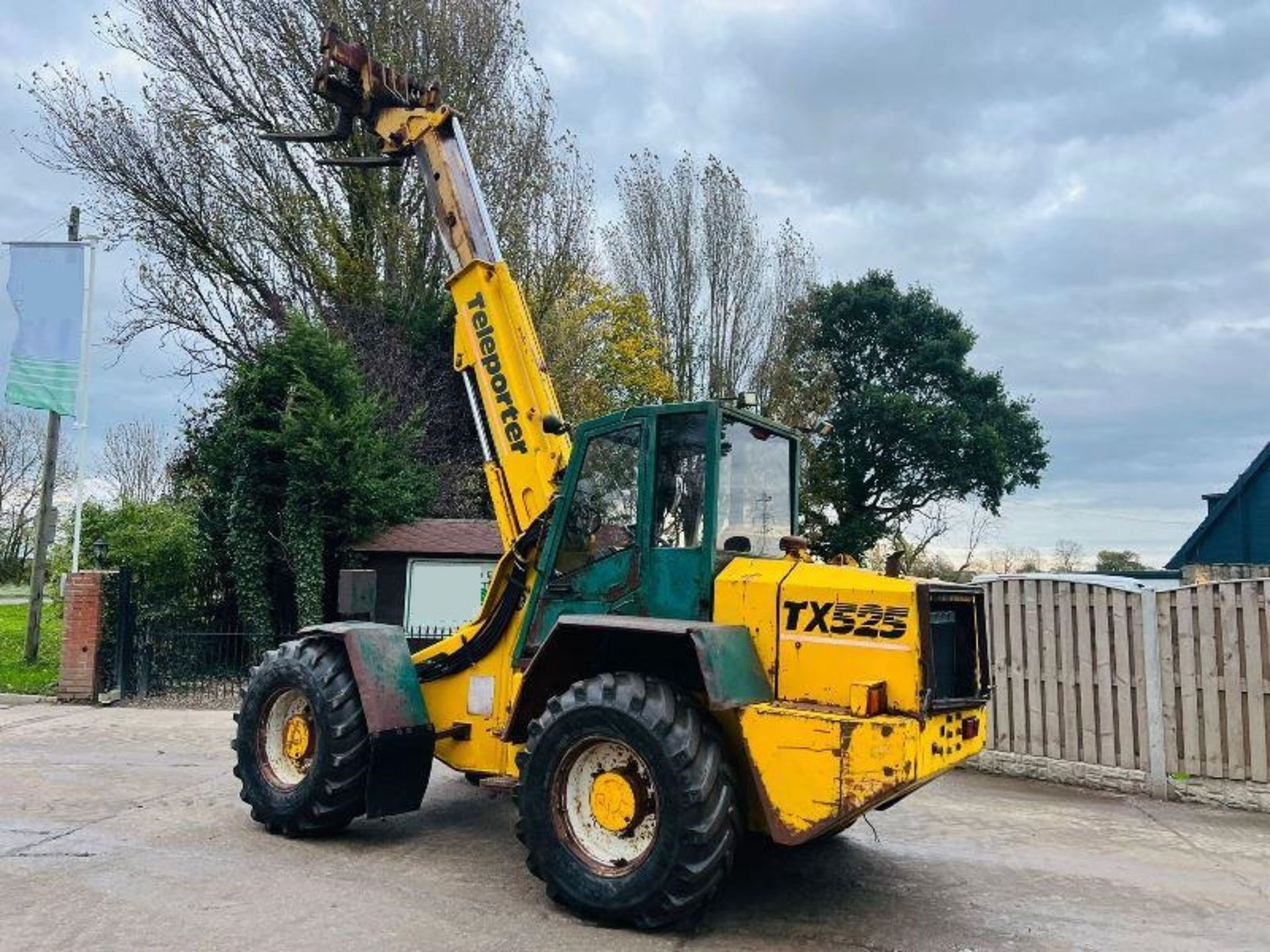 SANDERSON TX525 4WD TELEHANDLER C/W PIN AND CONE HEAD STOCK - Image 5 of 12