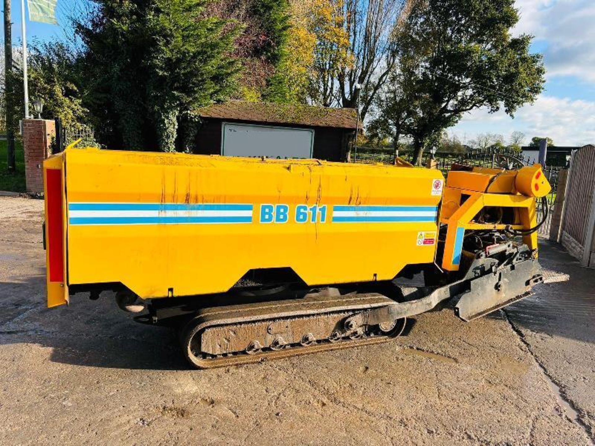 BITELLI BB611 TRACKED ASHPELT PAVER C/W 360 DEGREE SLEW HOPPER - Image 14 of 17