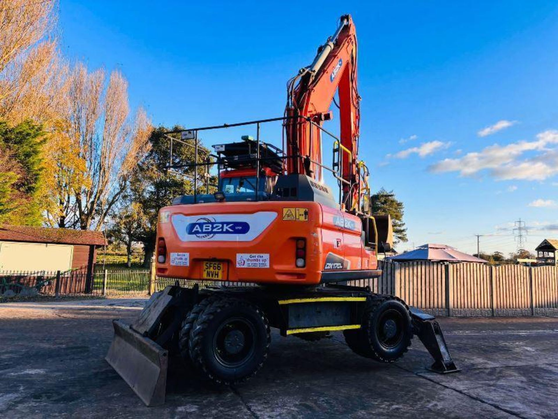 DOOSAN DX170W 4WD WHEELED EXCAVATOR *YEAR 2016* C/W HYDRAULIC TILITING QH  - Image 16 of 18