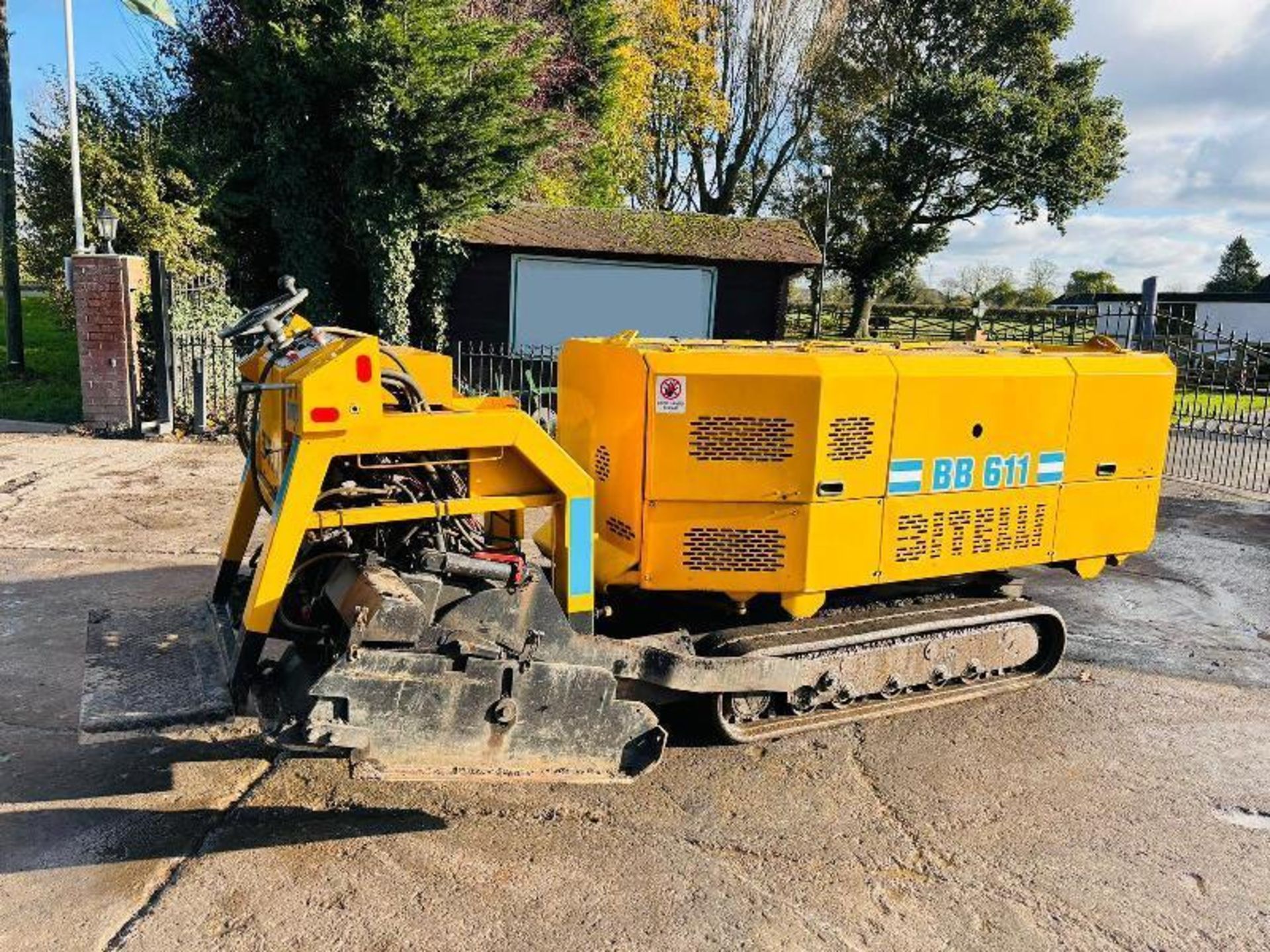 BITELLI BB611 TRACKED ASHPELT PAVER C/W 360 DEGREE SLEW HOPPER - Image 2 of 17