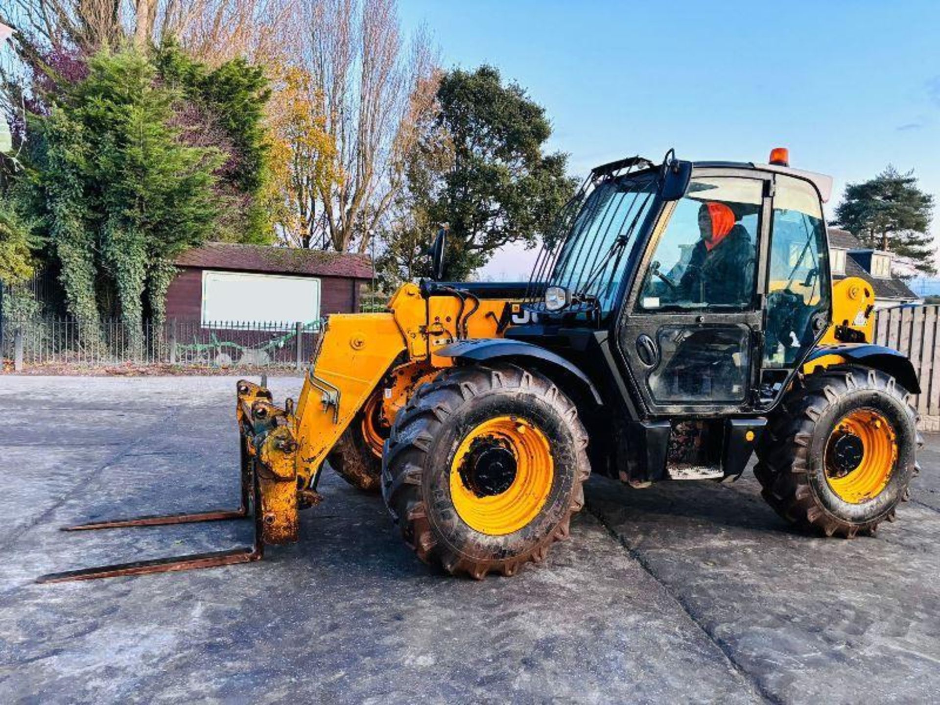 JCB 535-95 4WD TELEHANDLER *YEAR 2013* C/W PALLET TINES  - Image 11 of 13