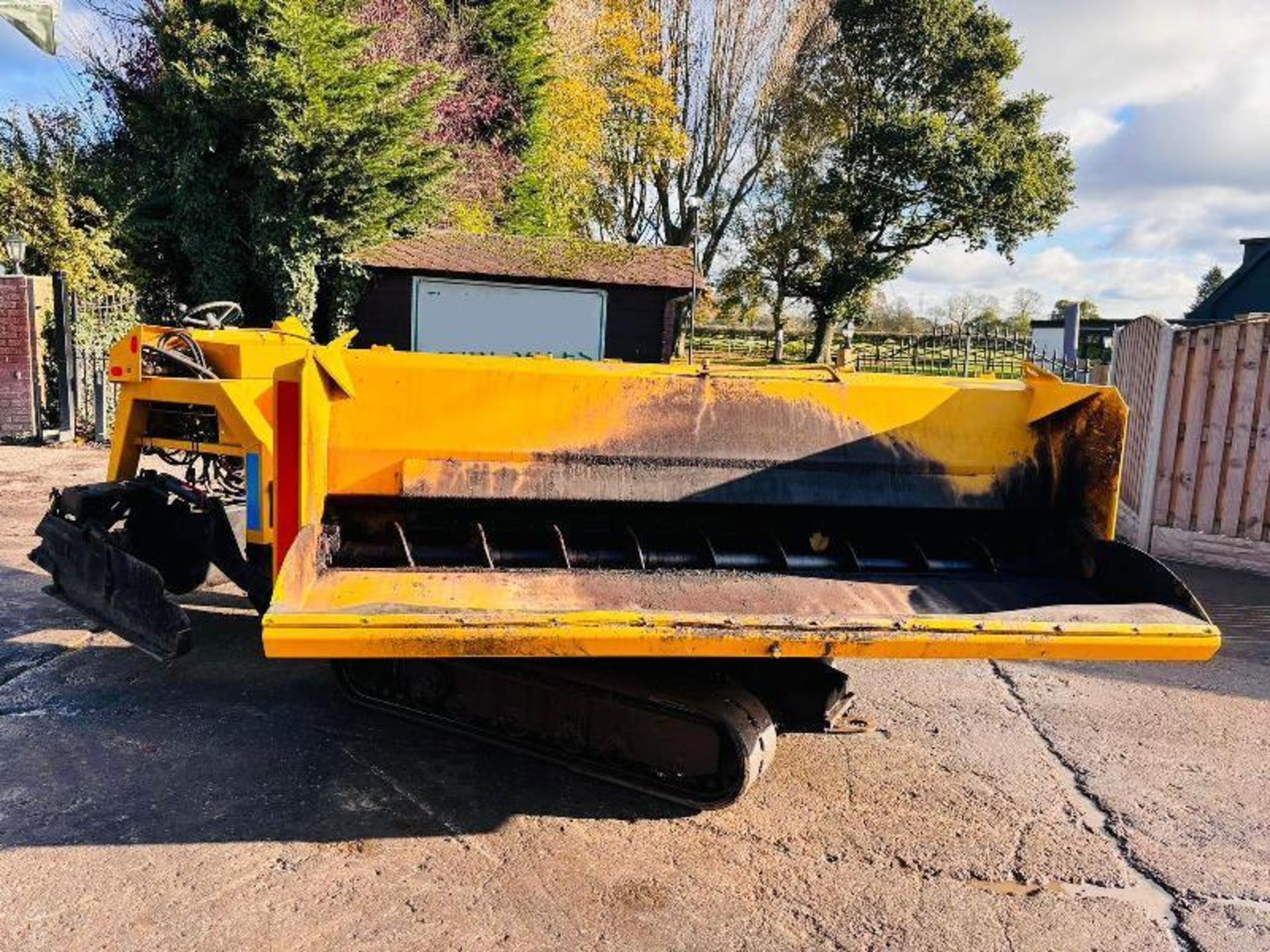 BITELLI BB611 TRACKED ASHPELT PAVER C/W 360 DEGREE SLEW HOPPER - Image 16 of 17