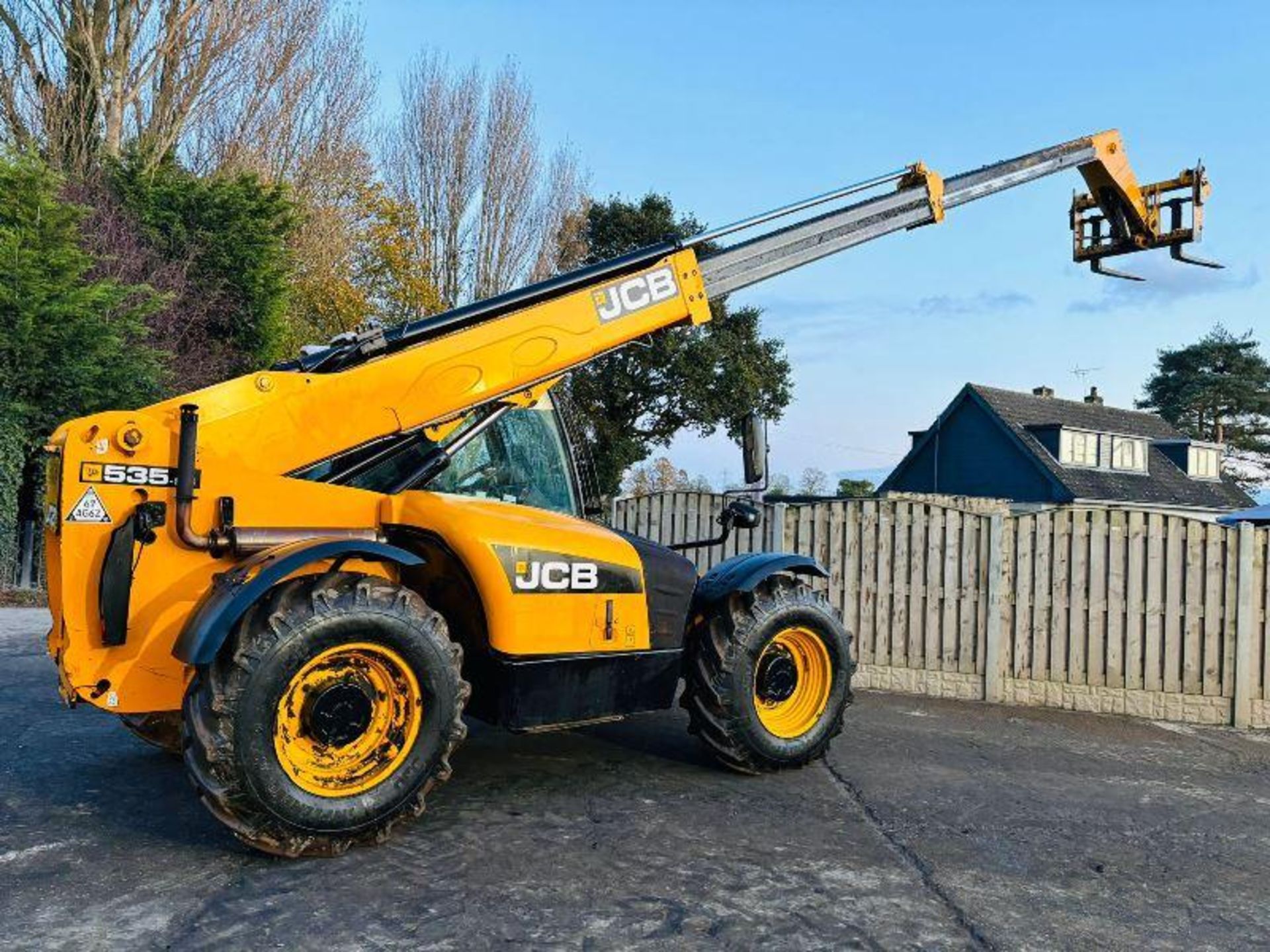 JCB 535-95 4WD TELEHANDLER *YEAR 2013* C/W PALLET TINES  - Image 9 of 13