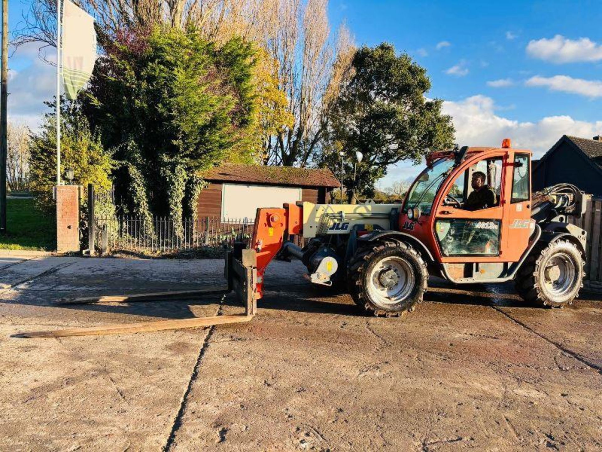 JLG 4013 4WD TELEHANDLER *YEAR 2008, 6264 HOURS* C/W LONG PALLET TINES  - Image 17 of 18