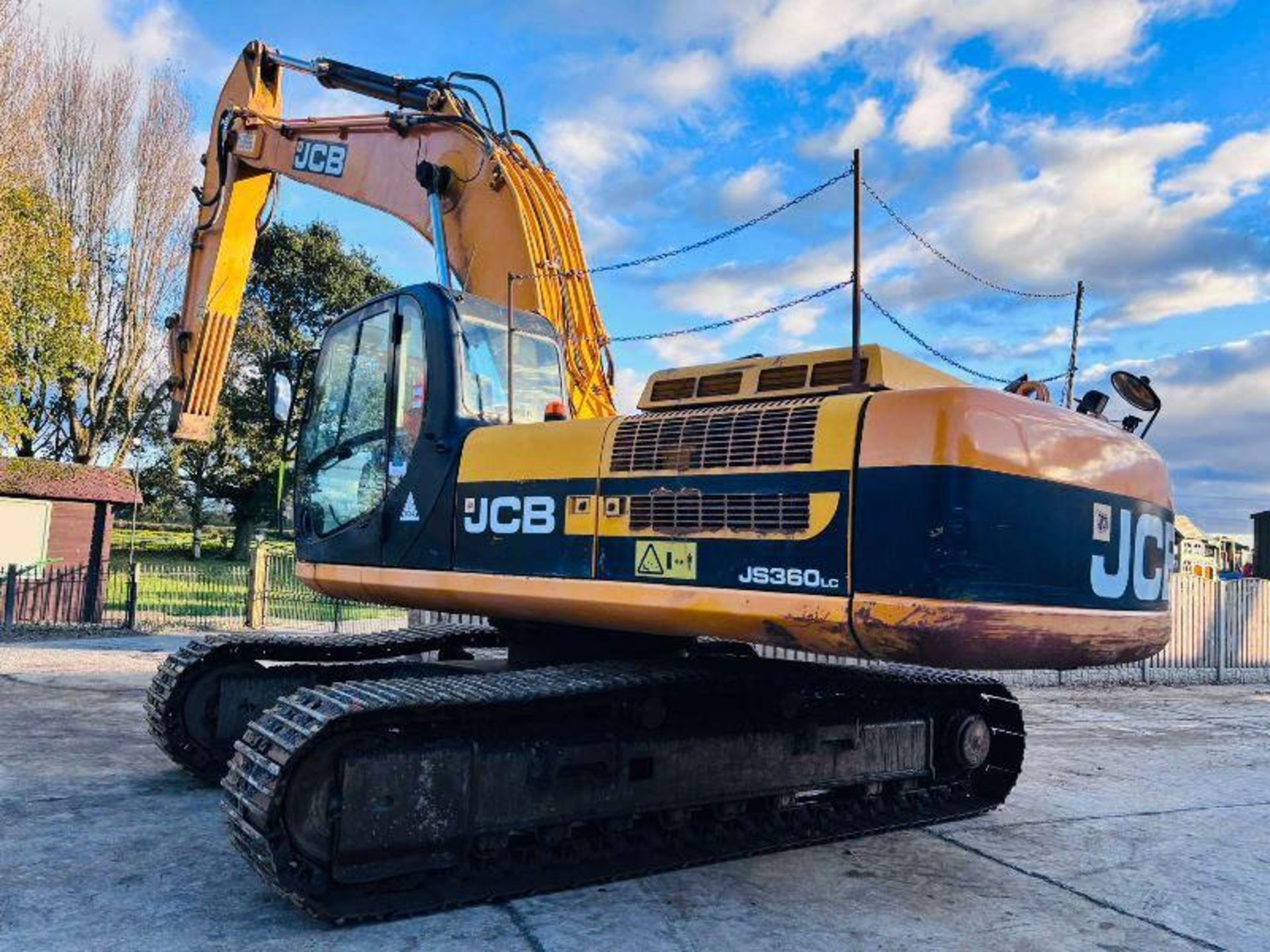 JCB JS360LC TRACKED EXCAVATOR *YEAR 2010* C/W REVERSE CAMERA - Image 3 of 19