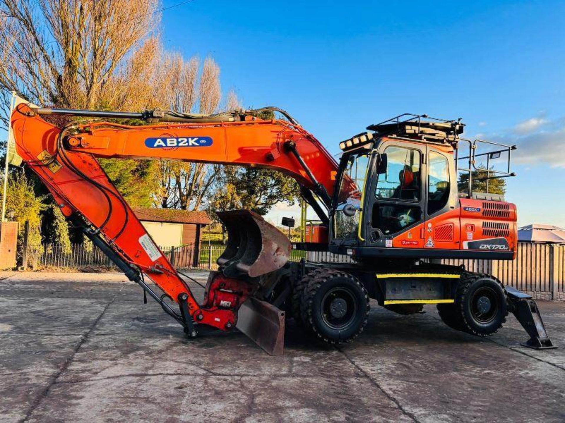 DOOSAN DX170W 4WD WHEELED EXCAVATOR *YEAR 2016* C/W HYDRAULIC TILITING QH  - Image 18 of 18