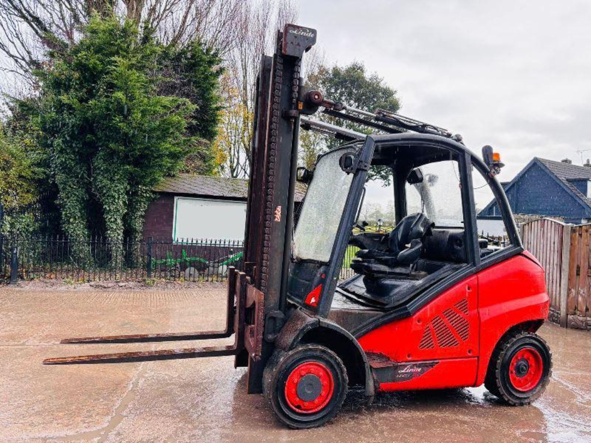 LINDE H40 DIESEL FORKLIFT *YEAR 2016* C/W 2 STAGE MAST. - Image 9 of 11