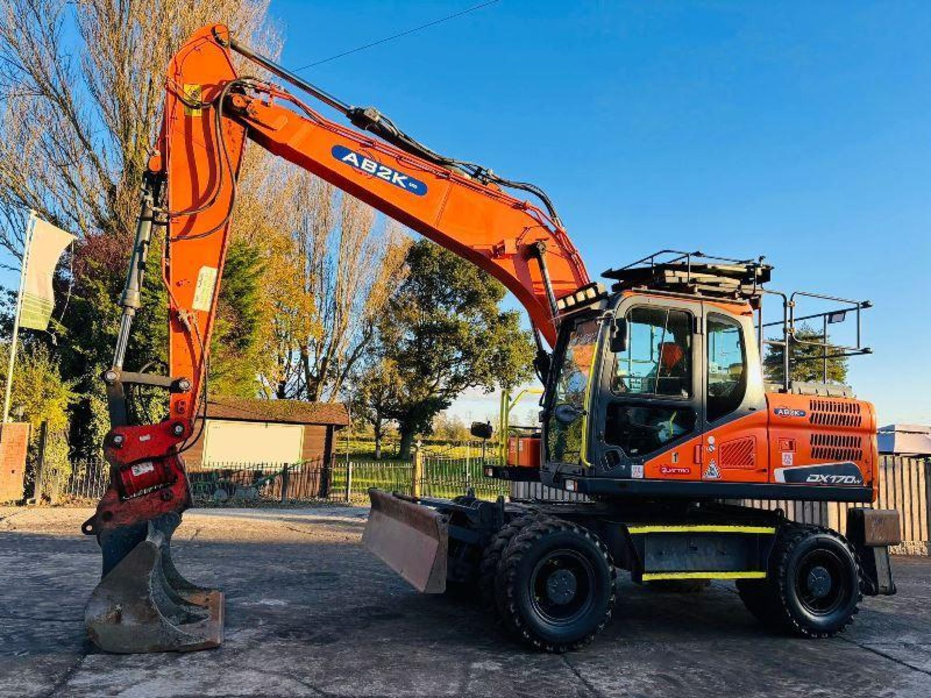 DOOSAN DX170W 4WD WHEELED EXCAVATOR *YEAR 2016* C/W HYDRAULIC TILITING QH  - Image 7 of 18