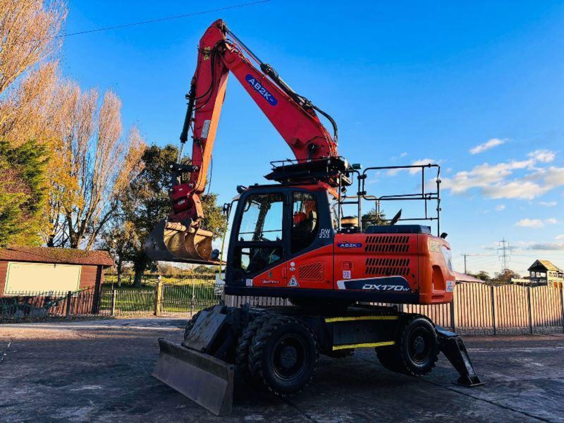 DOOSAN DX170W 4WD WHEELED EXCAVATOR *YEAR 2016* C/W HYDRAULIC TILITING QH  - Image 17 of 18