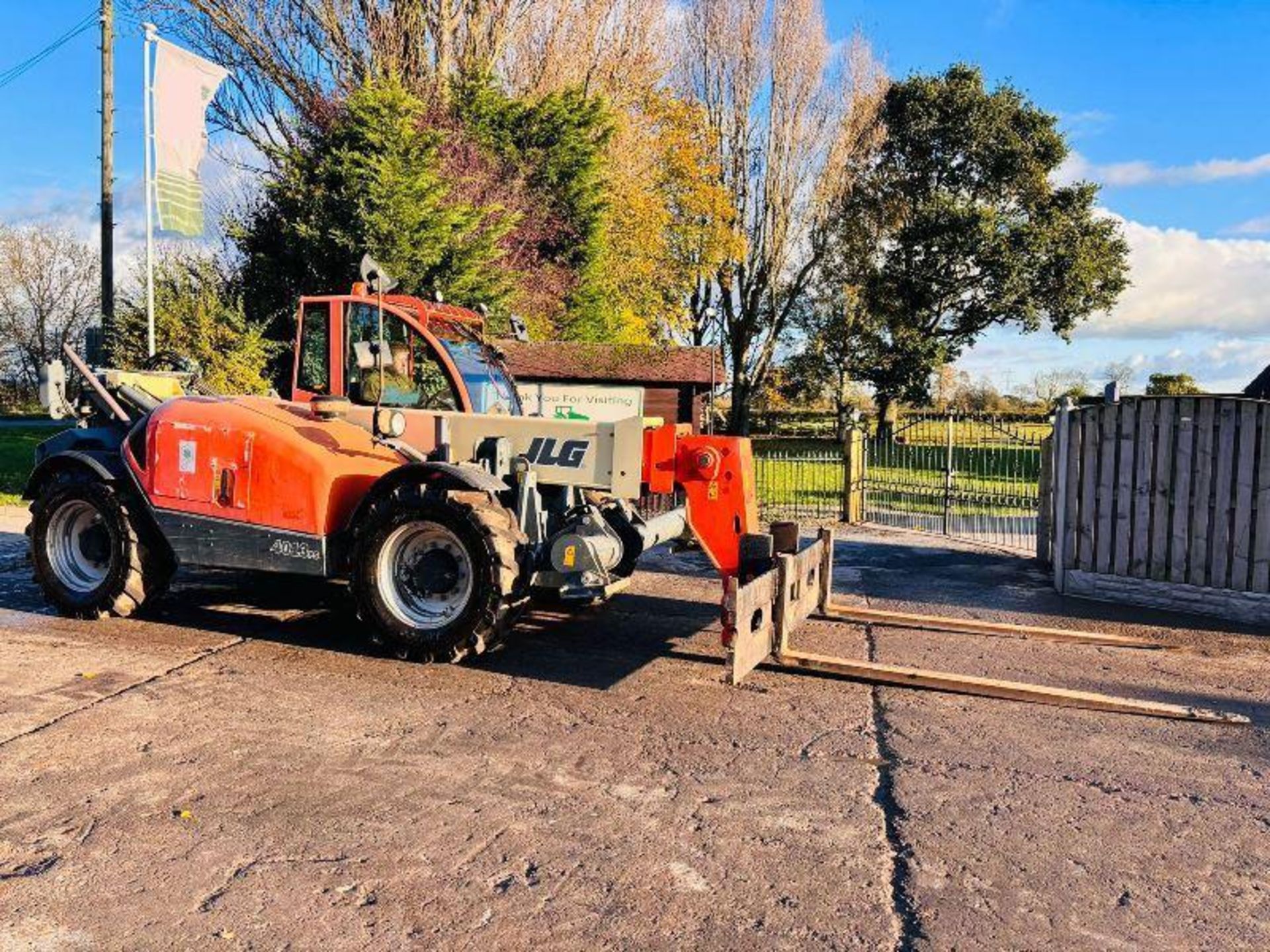 JLG 4013 4WD TELEHANDLER *YEAR 2008, 6264 HOURS* C/W LONG PALLET TINES 