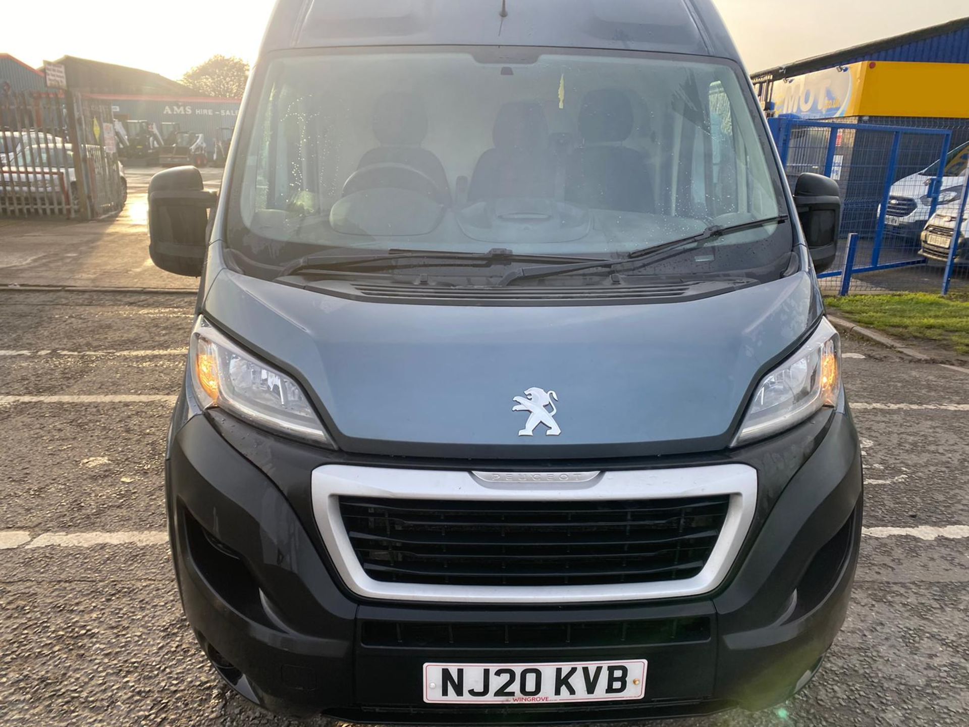 2020 20 PEUGEOT BOXER PROFESSIONAL PANEL VAN - 105K MILES - L3 H2 - AIR CON - Image 2 of 10