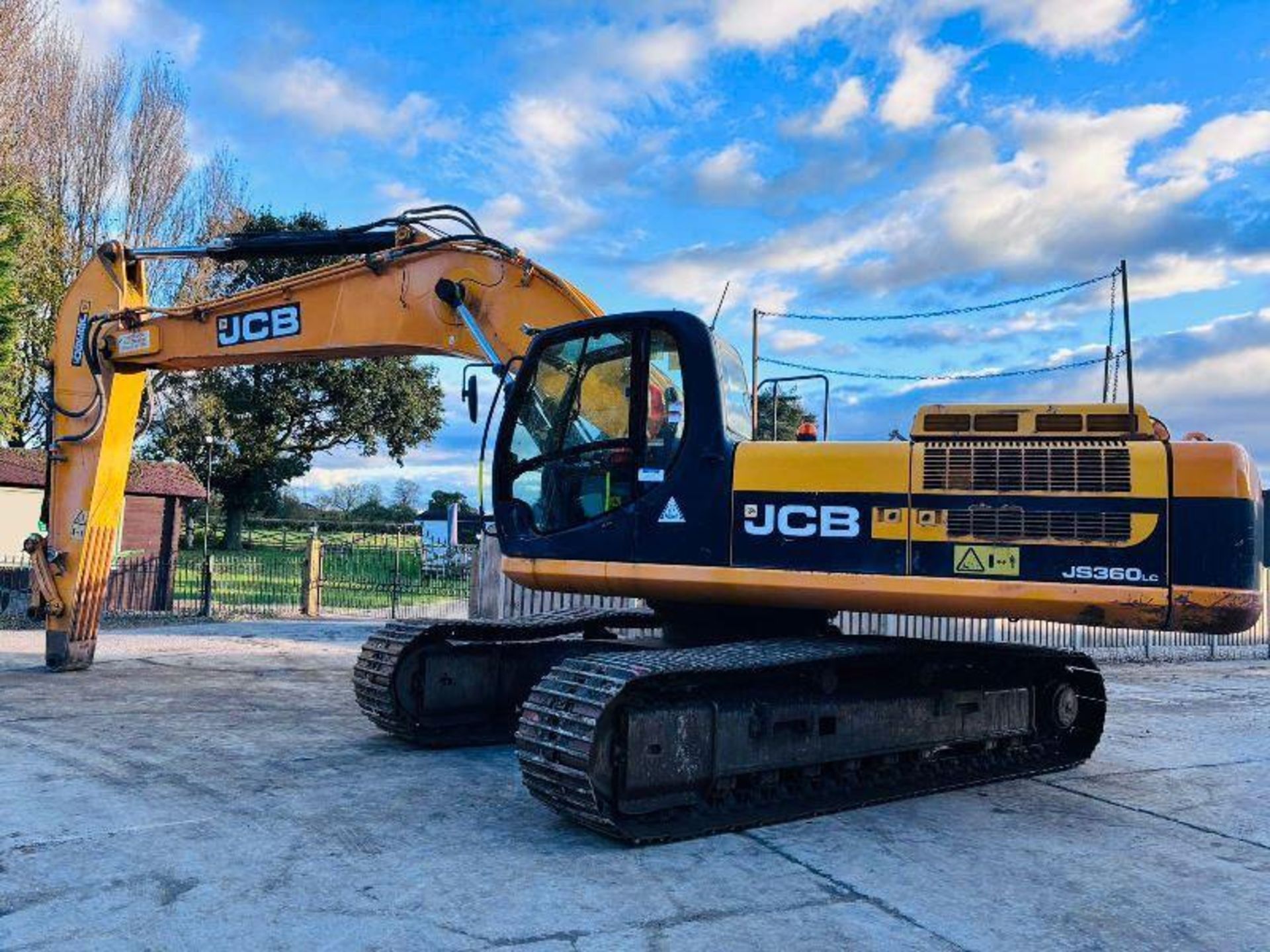 JCB JS360LC TRACKED EXCAVATOR *YEAR 2010* C/W REVERSE CAMERA - Image 17 of 19