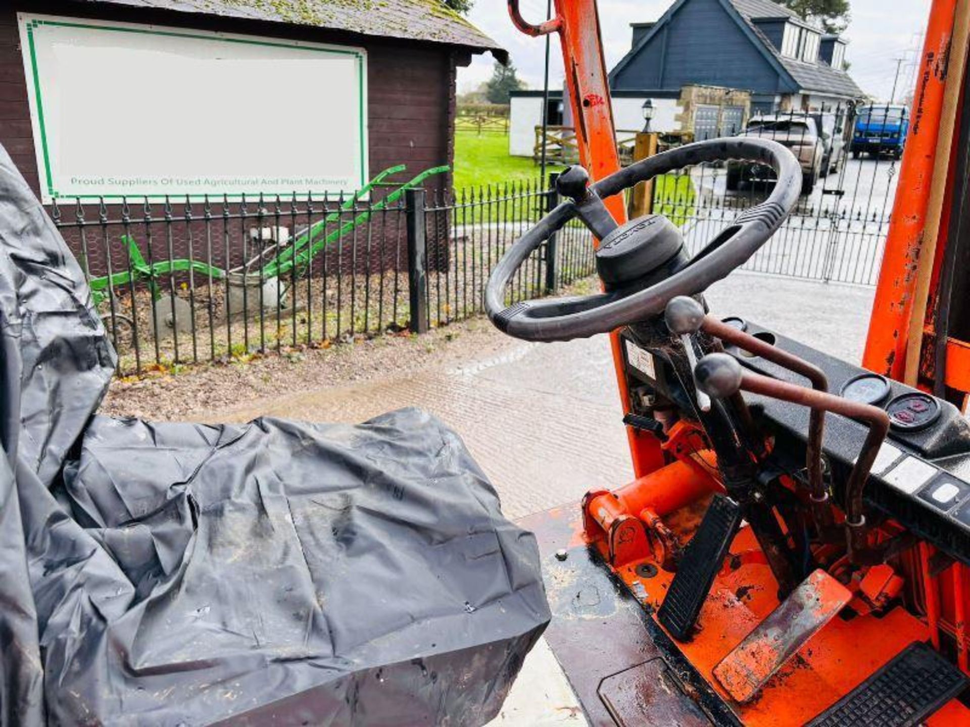 TOYOTA 4FD25 DIESEL FORKLIFT C/W 2 STAGE MAST  - Image 11 of 12