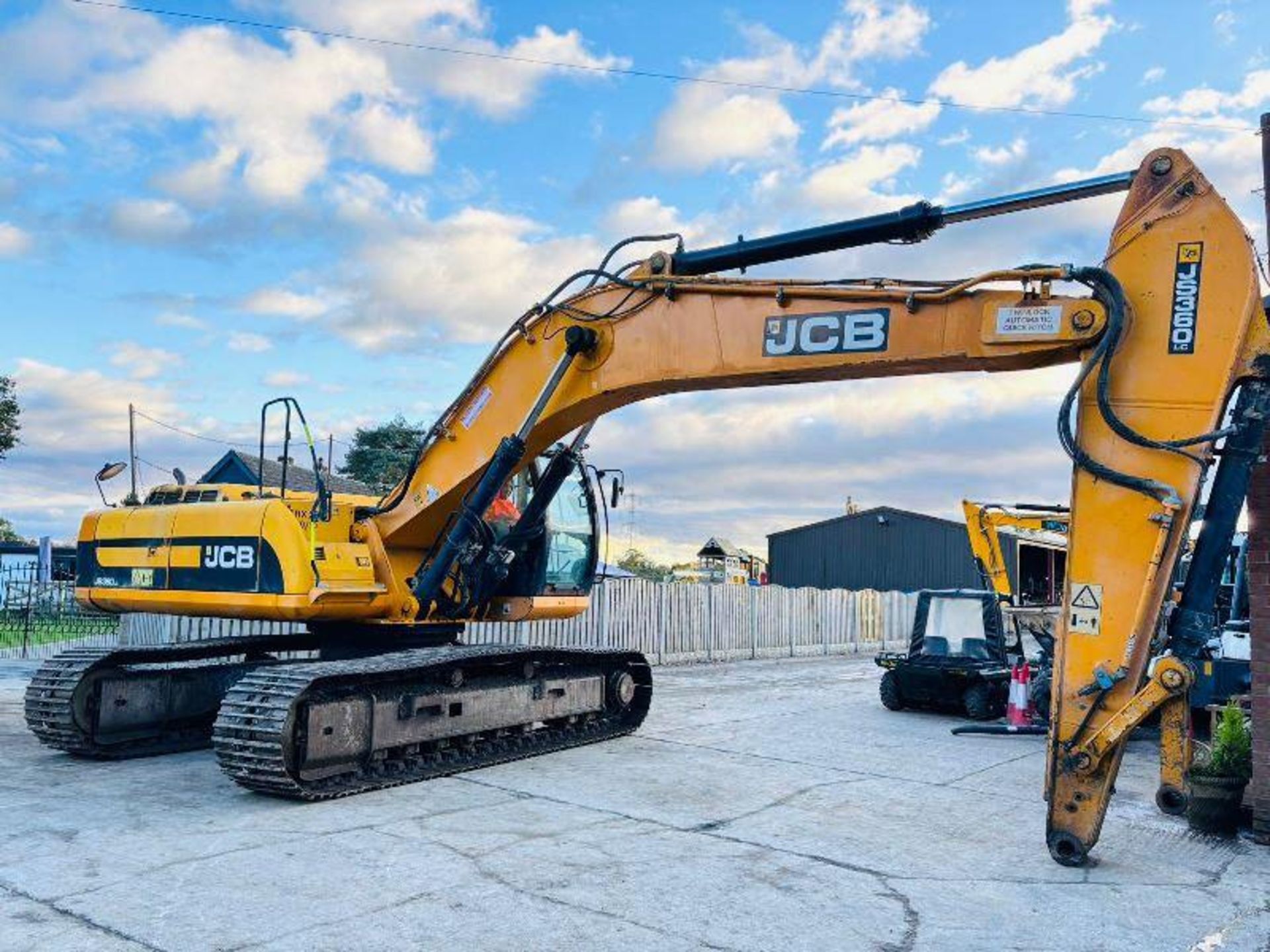 JCB JS360LC TRACKED EXCAVATOR *YEAR 2010* C/W REVERSE CAMERA - Image 13 of 19