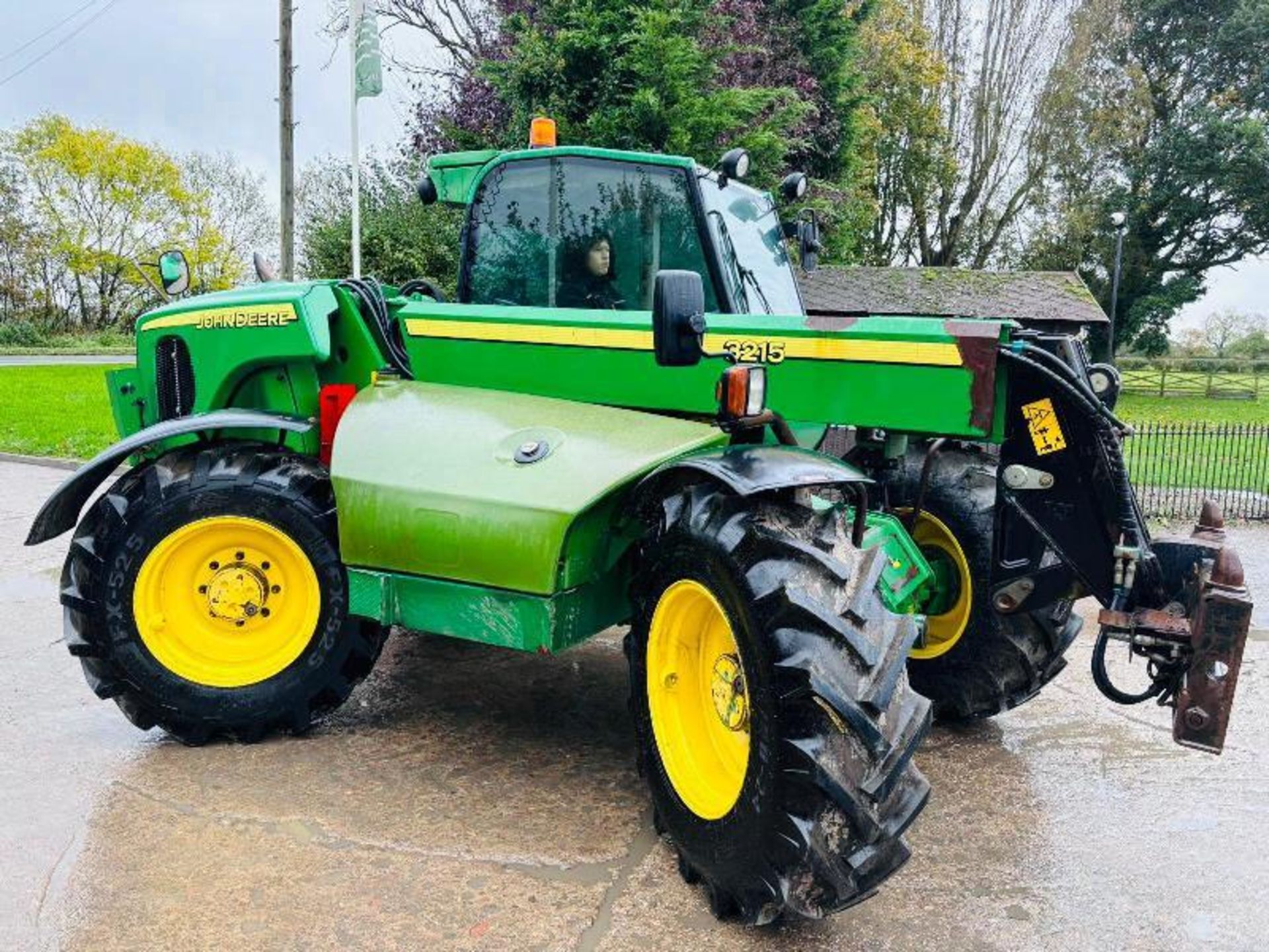 JOHN DEERE 3215 4WD TURBO TELEHANDLER C/W PIN & CONE HEAD STOCK - Image 8 of 18