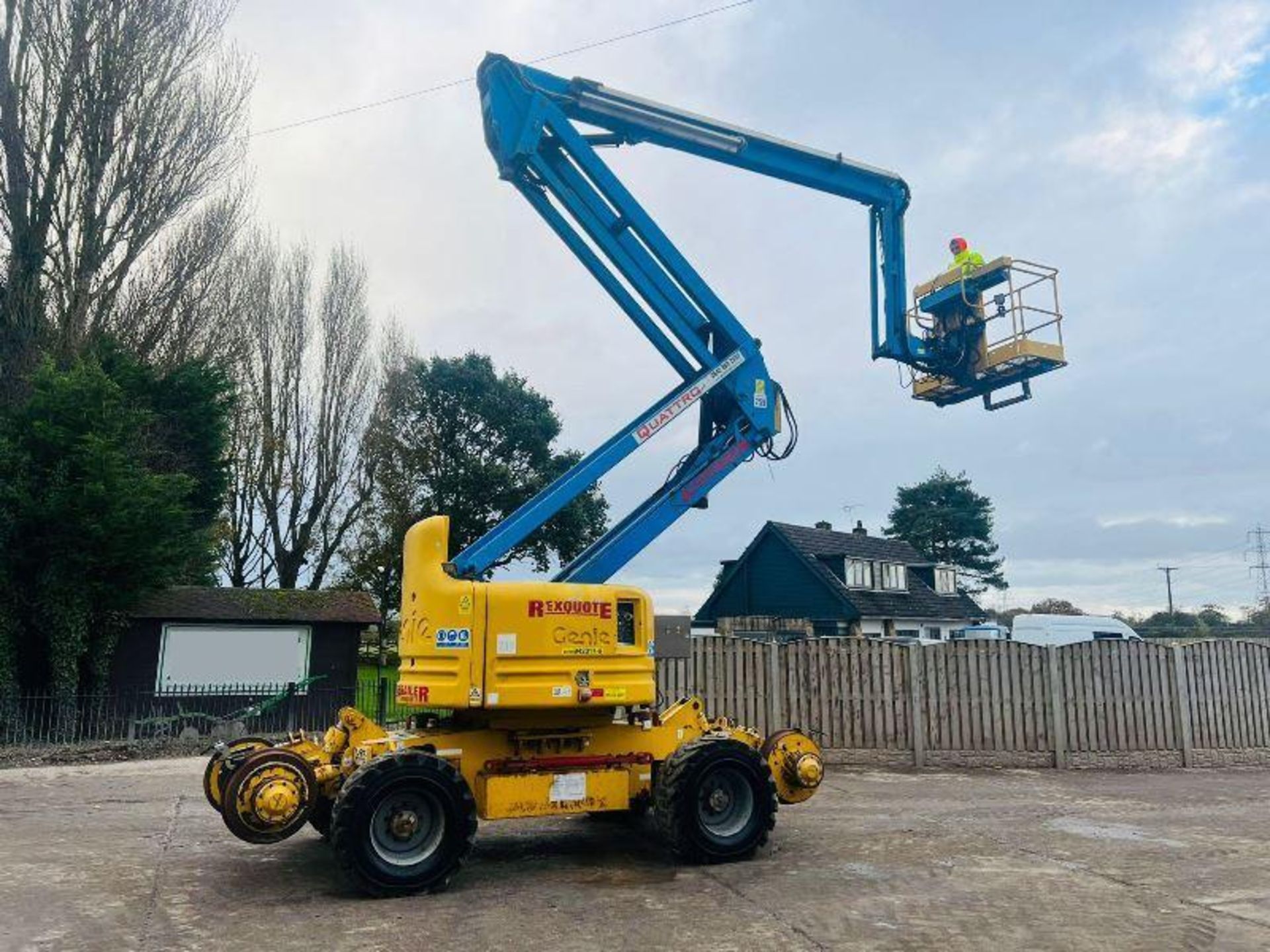 GENIE Z-60/34 4WD ARTICULATED RAIL ROAD BOOM LIFT *20.3 METERS* REMOTE CONTROL DRIVE