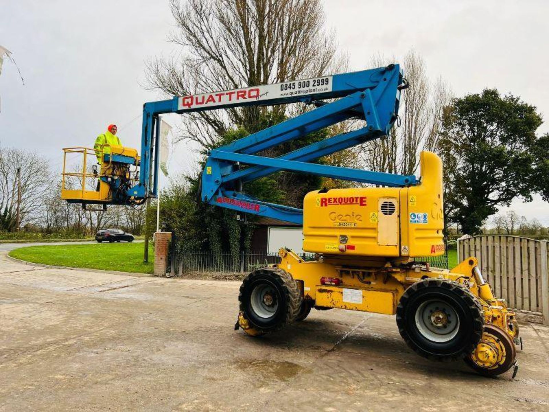 GENIE Z-60/34 4WD ARTICULATED RAIL ROAD BOOM LIFT *20.3 METERS* REMOTE CONTROL DRIVE - Image 11 of 11