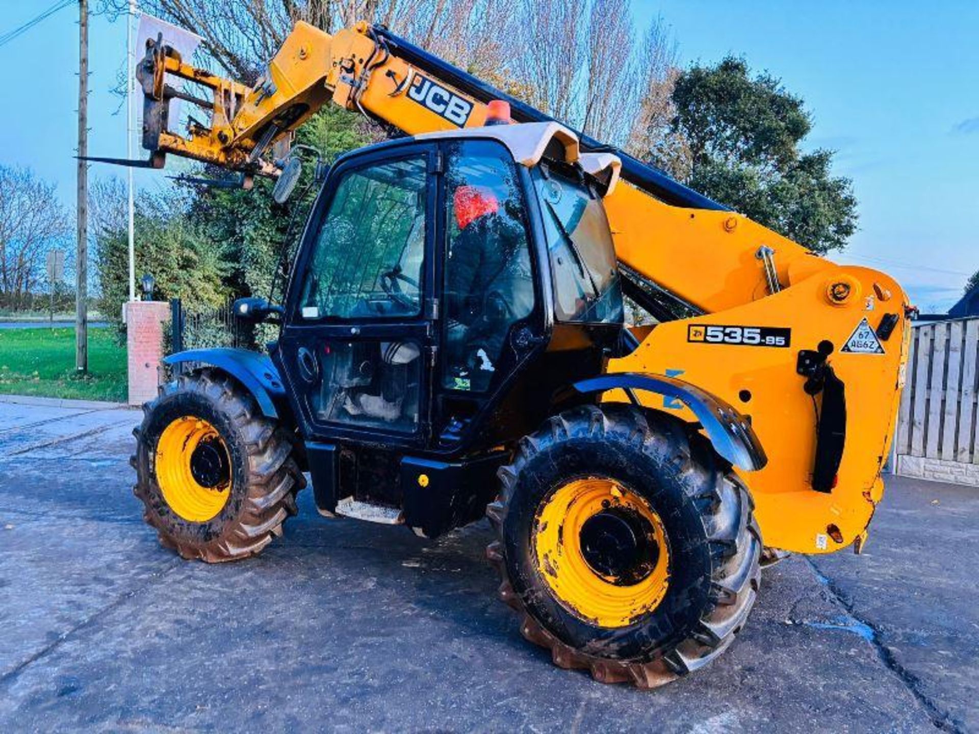 JCB 535-95 4WD TELEHANDLER *YEAR 2013* C/W PALLET TINES  - Image 3 of 13