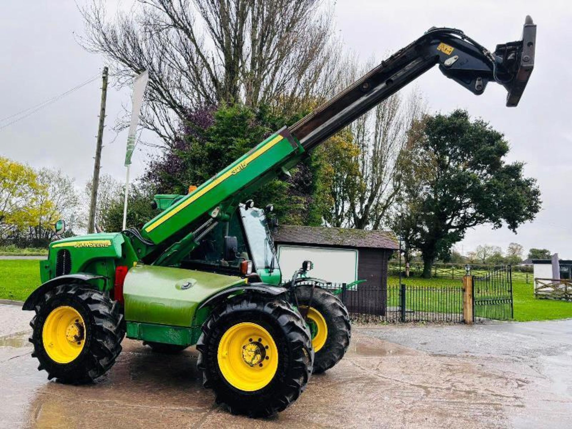 JOHN DEERE 3215 4WD TURBO TELEHANDLER C/W PIN & CONE HEAD STOCK - Image 17 of 18