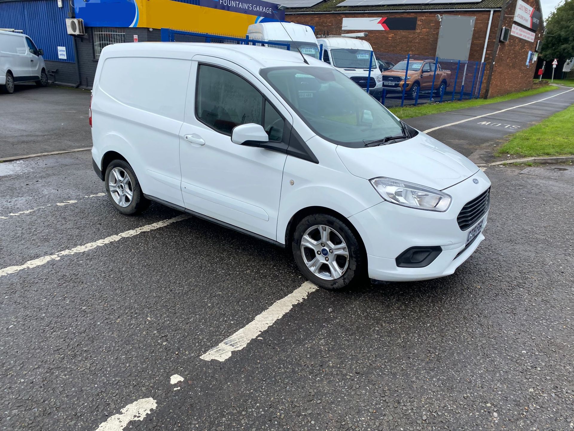 2019 19 FORD TRANSIT COURIER LIMITED PANEL VAN - ALLOY WHEELS - AIR CON - EURO 6.