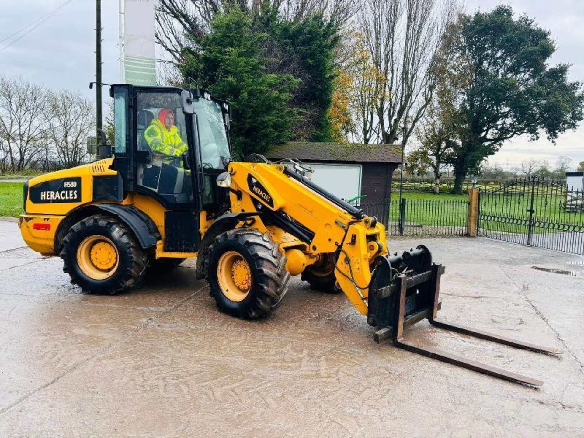 HERACLES H580 4WD TELEHANDLER *YEAR 2019, 1514 HOURS* C/W QUICK HITCH & PALLET TINES - Image 4 of 16