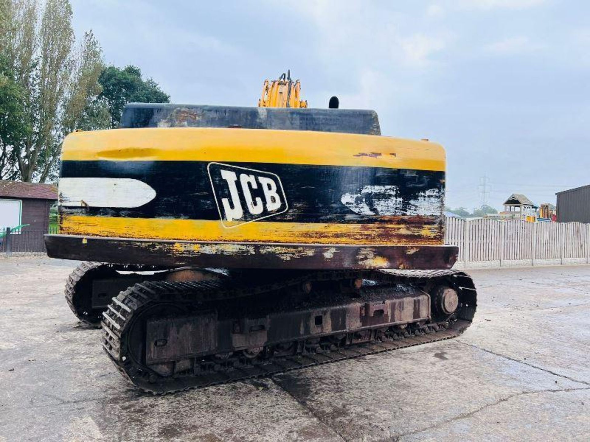 JCB JS330 TRACKED EXCAVATOR C/W QUICK HITCH AND BUCKET - Image 13 of 16