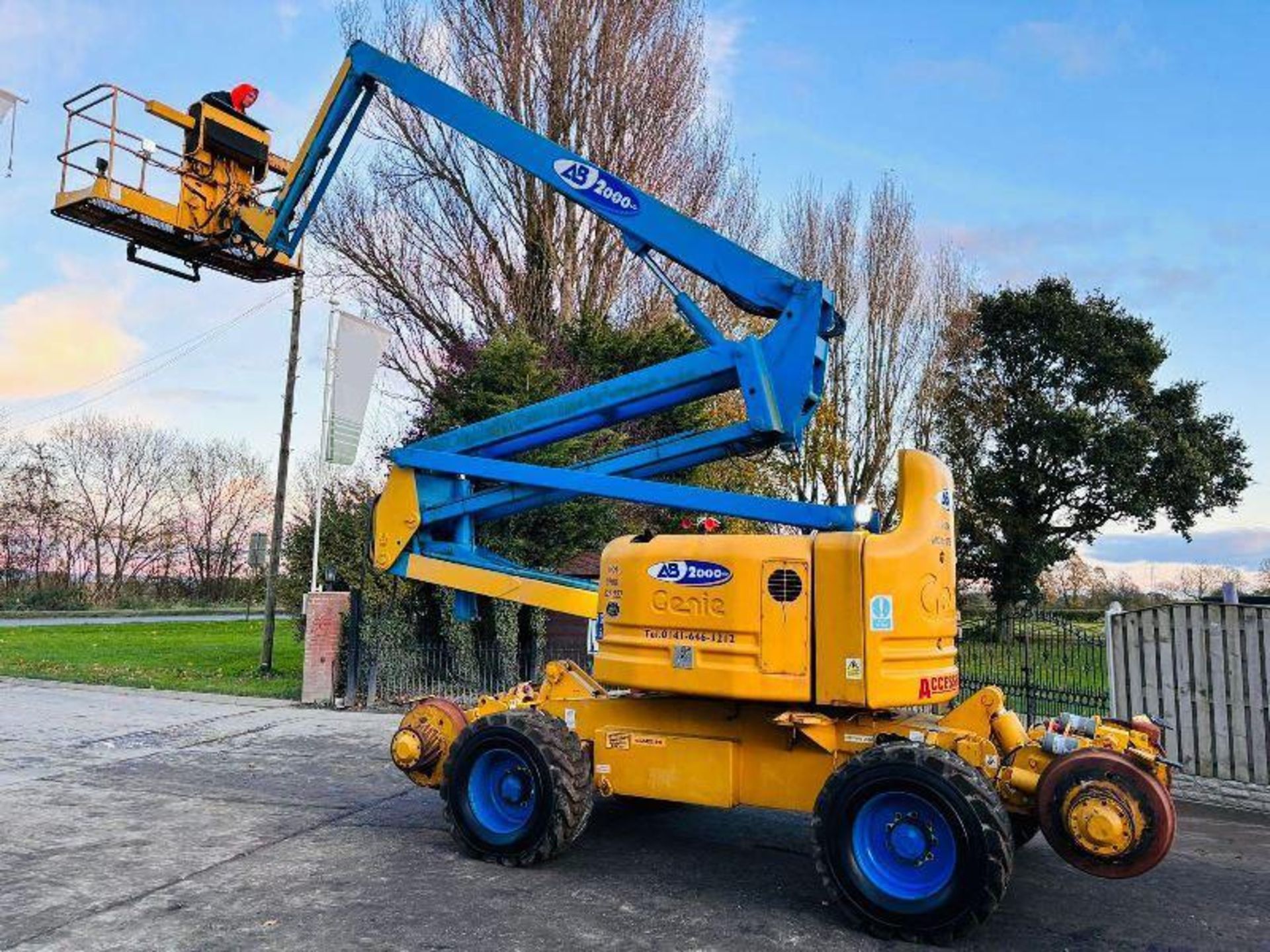 GENIE Z-60/34 4WD ARTICULATED RAIL ROAD BOOM LIFT * 20.3 METER REACH * - Image 15 of 15