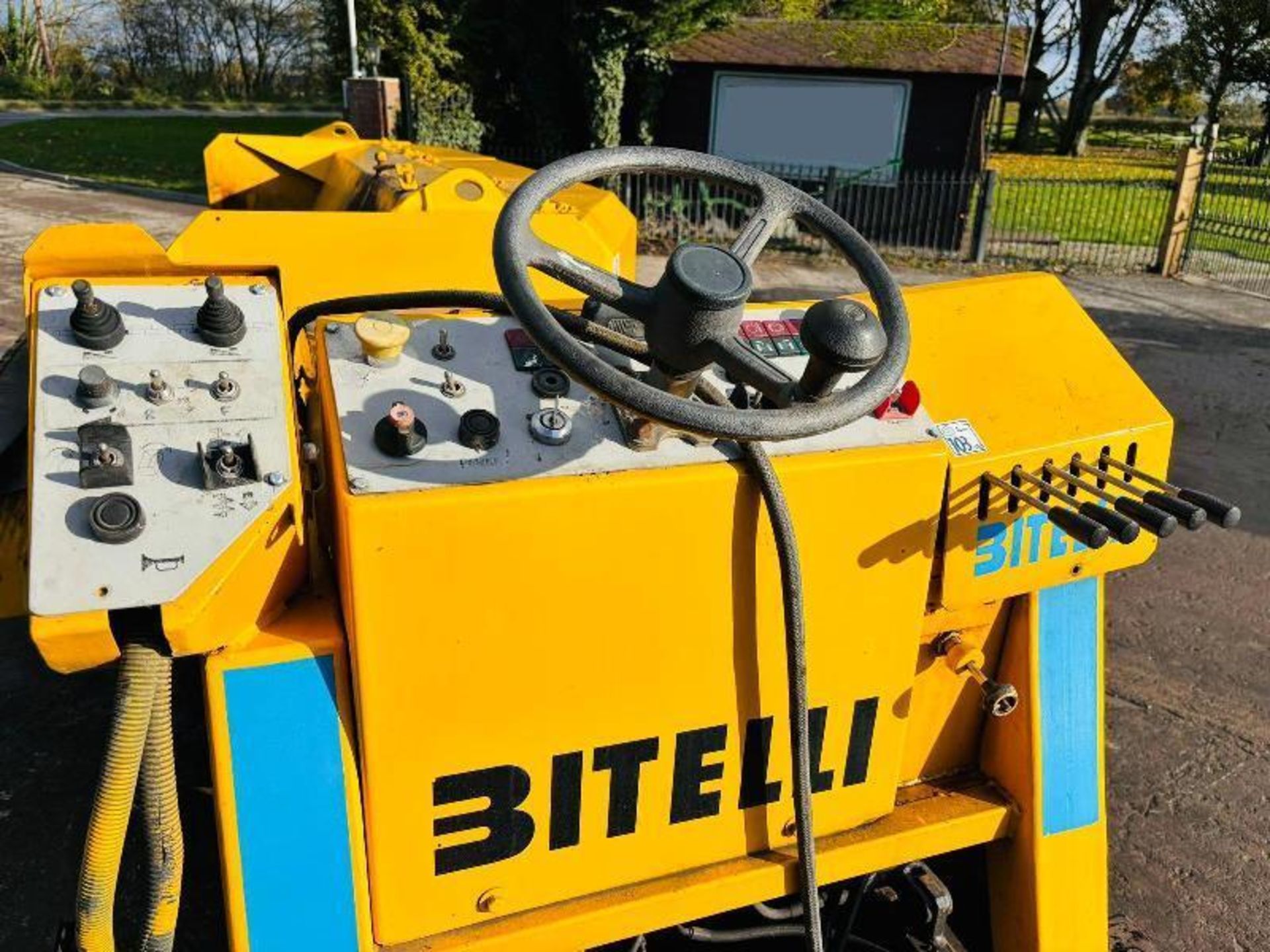 BITELLI BB611 TRACKED ASHPELT PAVER C/W 360 DEGREE SLEW HOPPER - Image 3 of 17