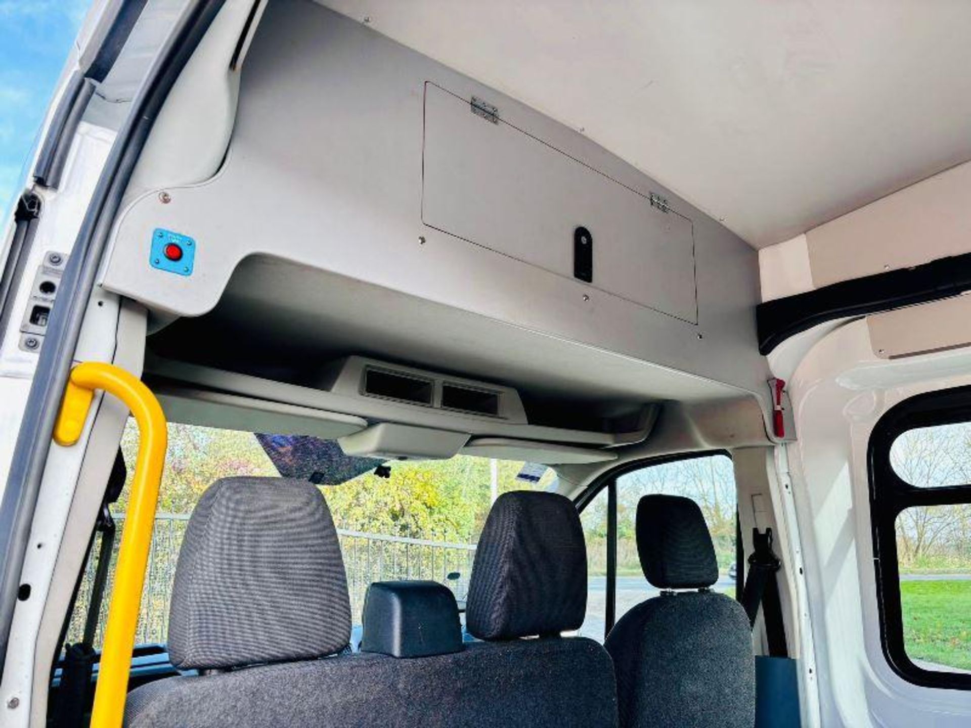 2019 FORD TRANSIT 350 CREW VAN - BLUETOOTH - HANDS FREE - USB POINT. - Image 8 of 18