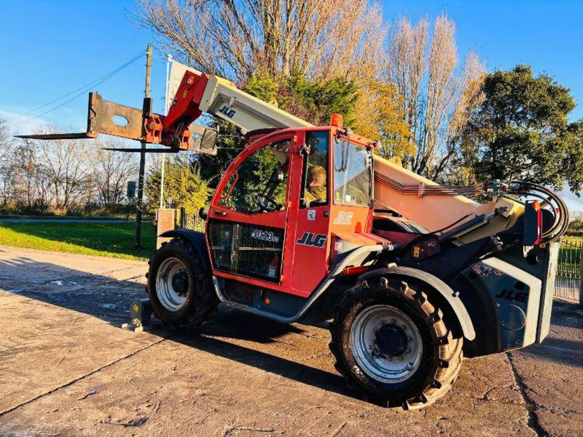 JLG 4013 4WD TELEHANDLER *YEAR 2008, 6264 HOURS* C/W LONG PALLET TINES - Image 11 of 18