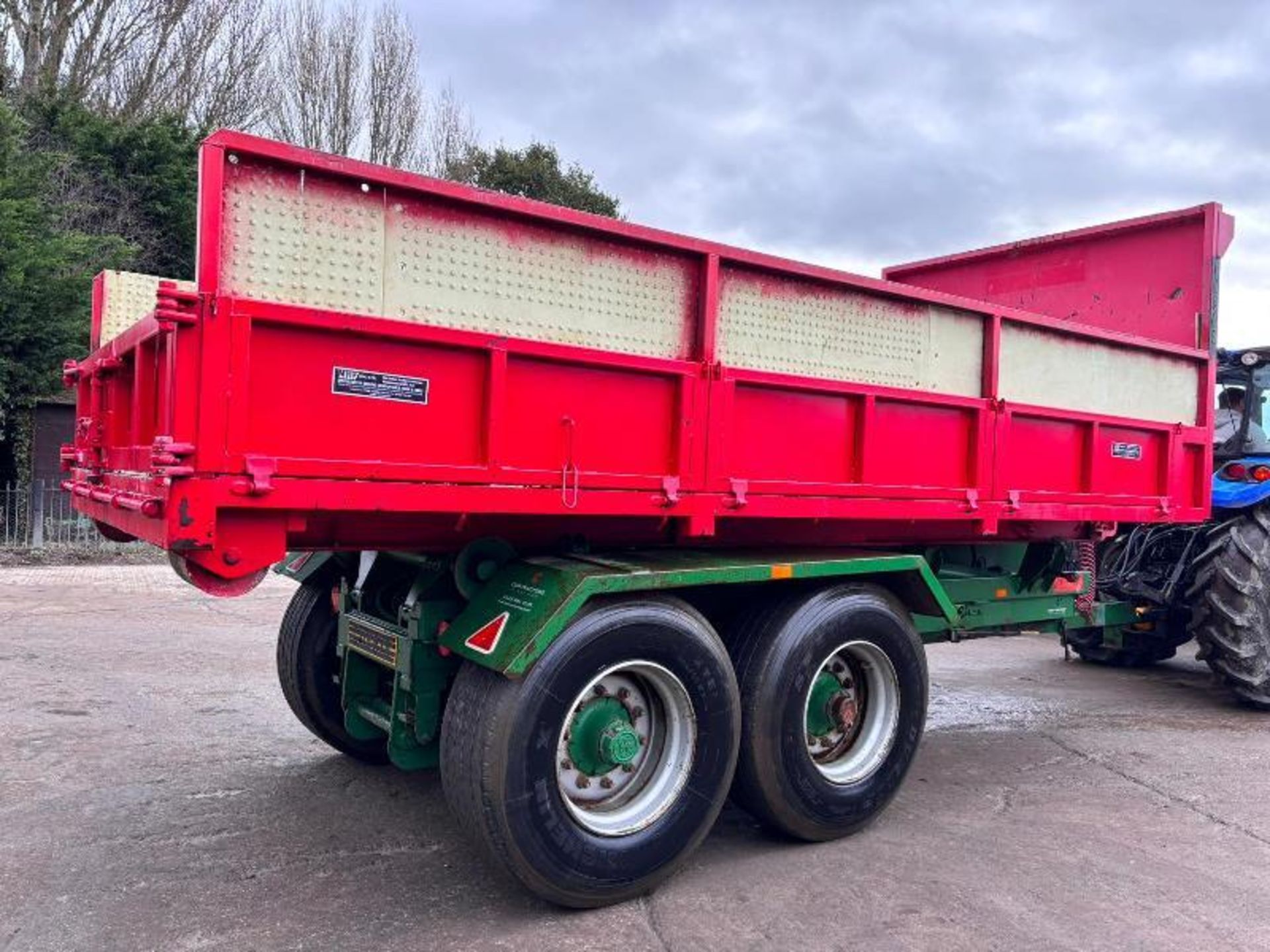 TWIN AXLE DRAW BAR HOOK LOADER ROLE ON, ROLE OFF TRAILER & SKIP  - Image 8 of 14