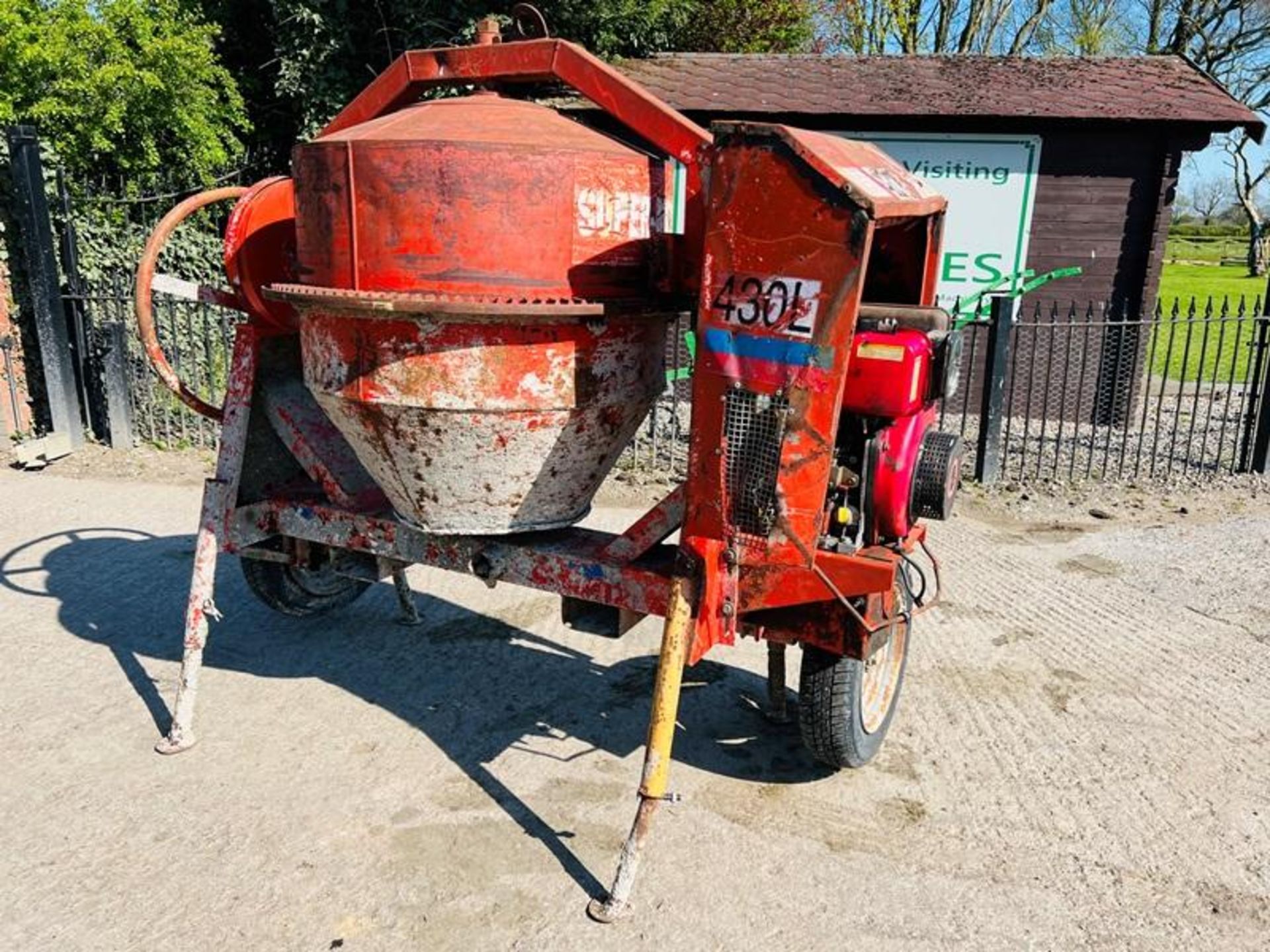 SUPER MIX 470L SINGLE AXLE CEMENT MIXER C/W YANMAR ENGINE - Image 4 of 6