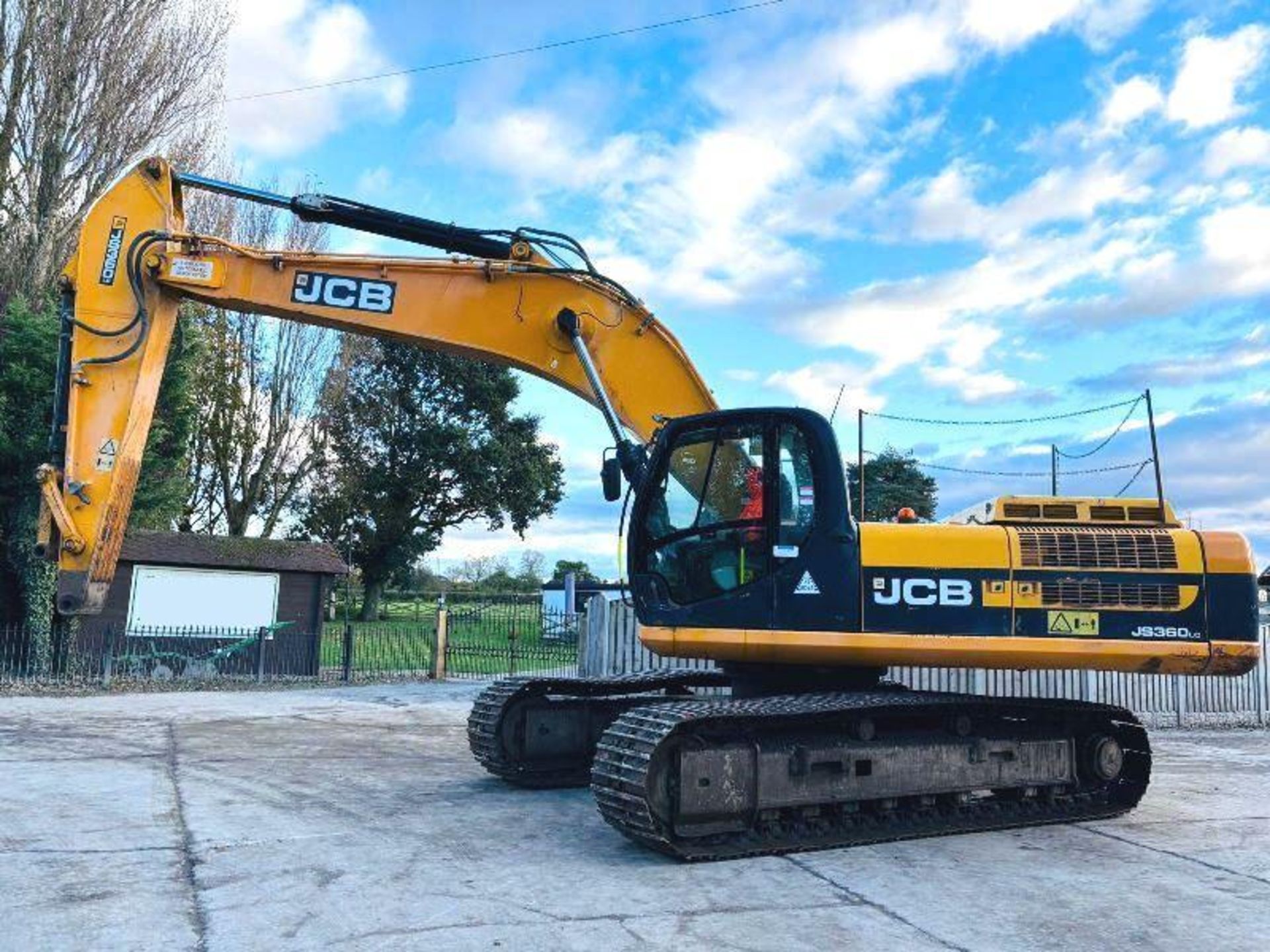 JCB JS360LC TRACKED EXCAVATOR *YEAR 2010* C/W REVERSE CAMERA - Image 4 of 19